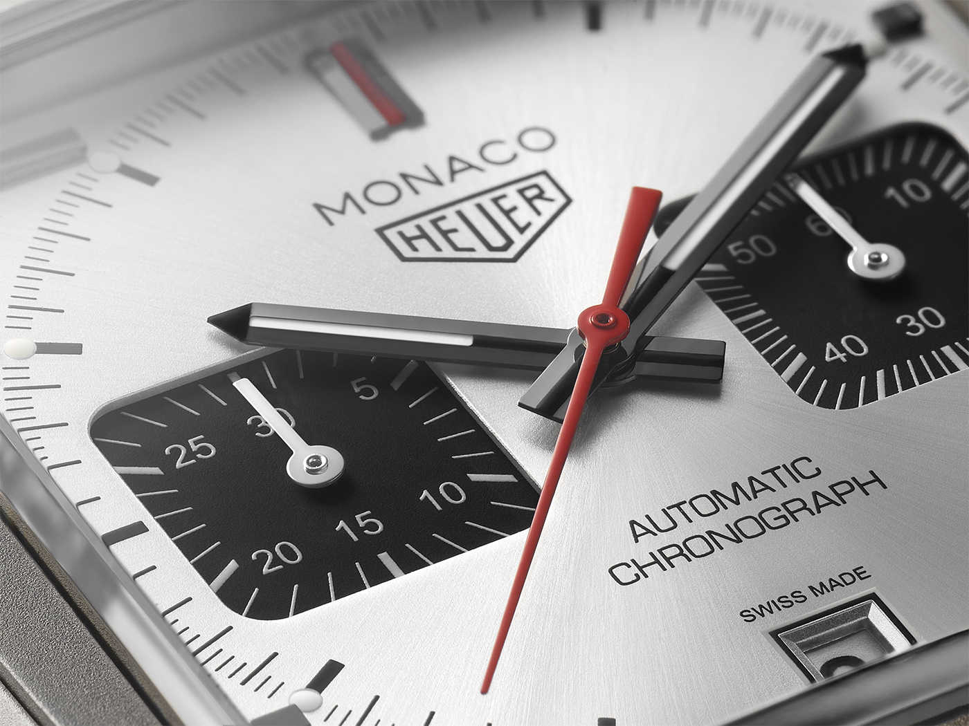 TAG Heuer выпускает ограниченную серию часов Monaco Titan