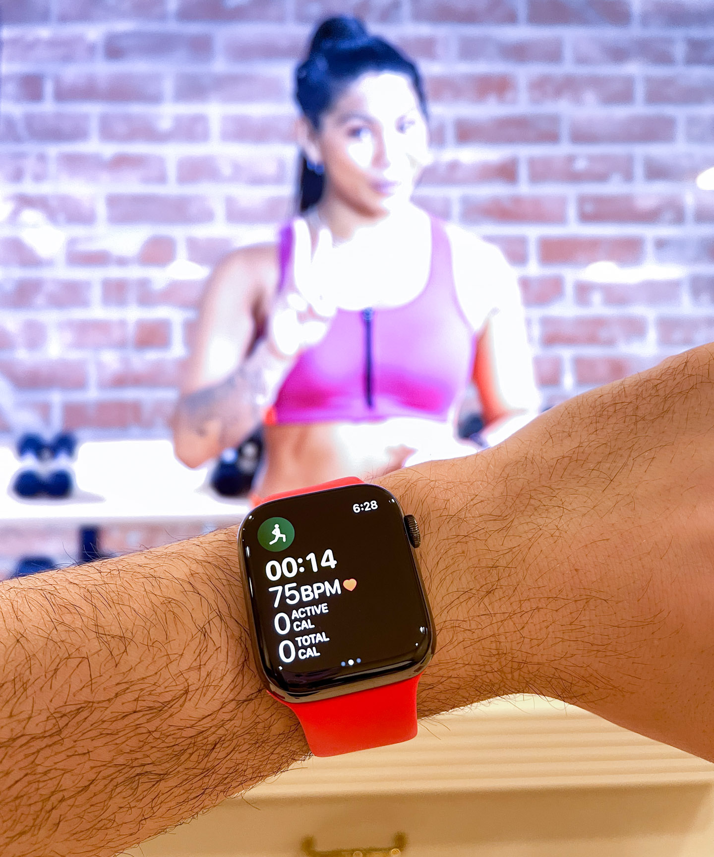 Использование Apple Watch с Apple Fitness +