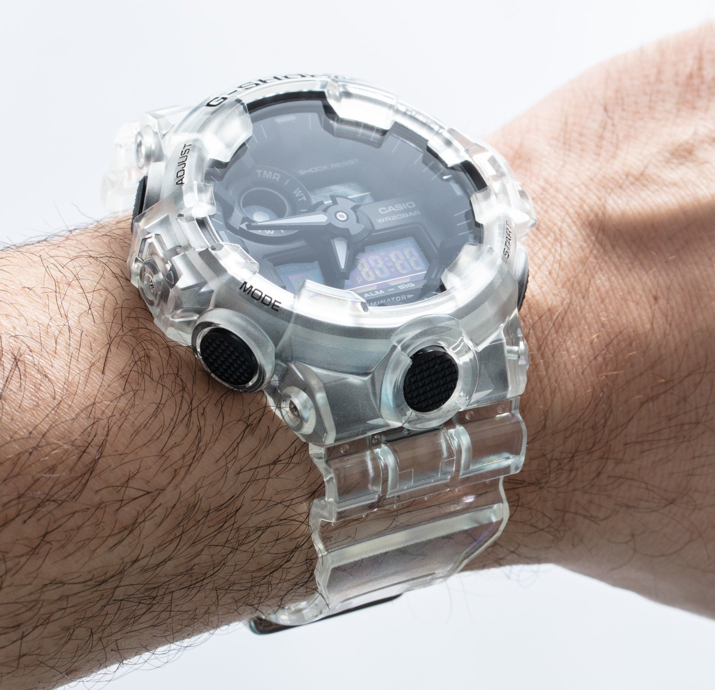 Прозрачные часы Casio G-Shock: Уникальность и удовольствие с часами GA700SKE-7A
