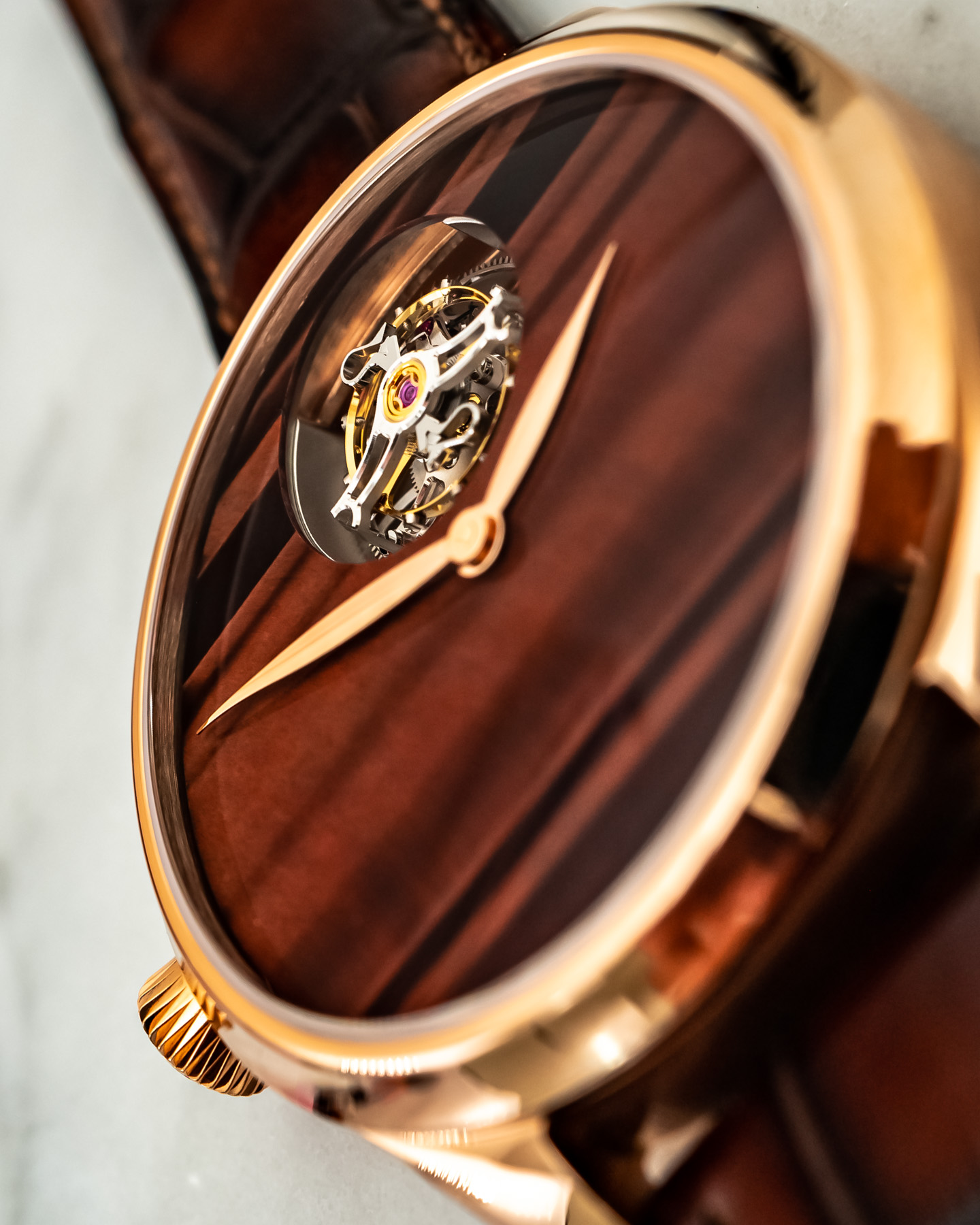 Лимитированные часы: H. Moser & Cie Endeavour Tourbillon Concept Tiger's Eye