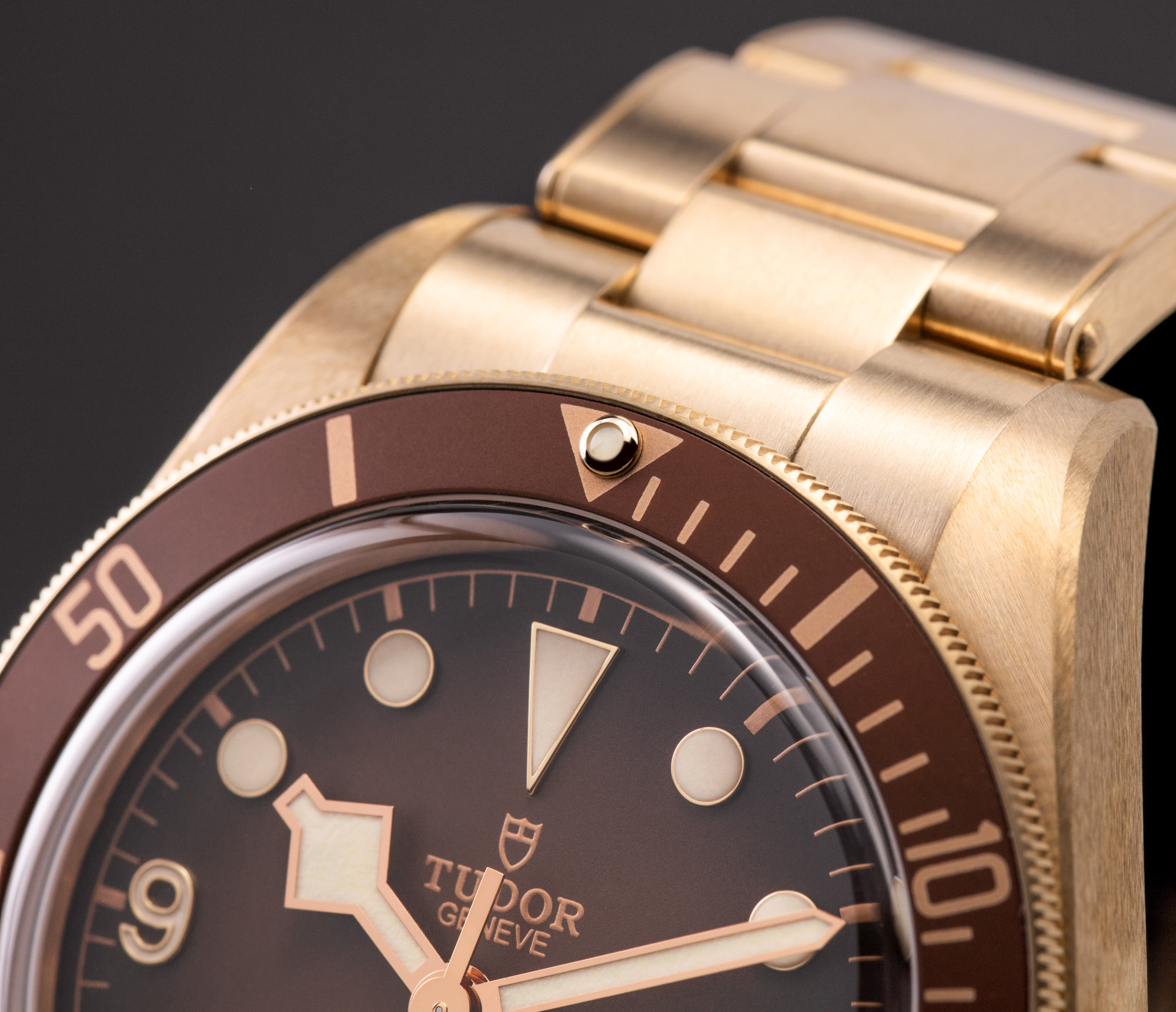 Бронзовые часы Tudor Black Bay Fifty-Eight с новой регулировкой T-Fit