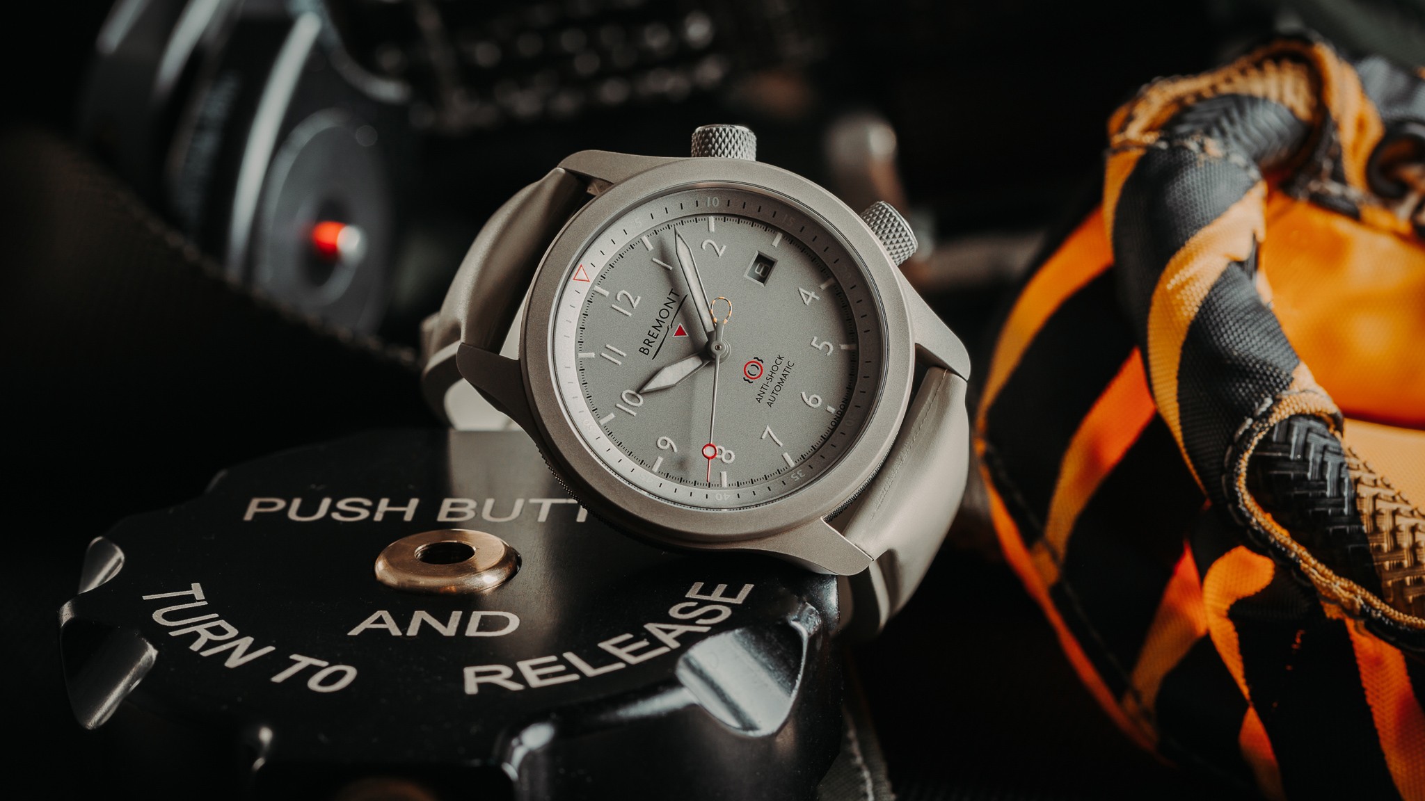 Bremont представляет новые часы MBII Savanna Pilot Watch в титановом корпусе