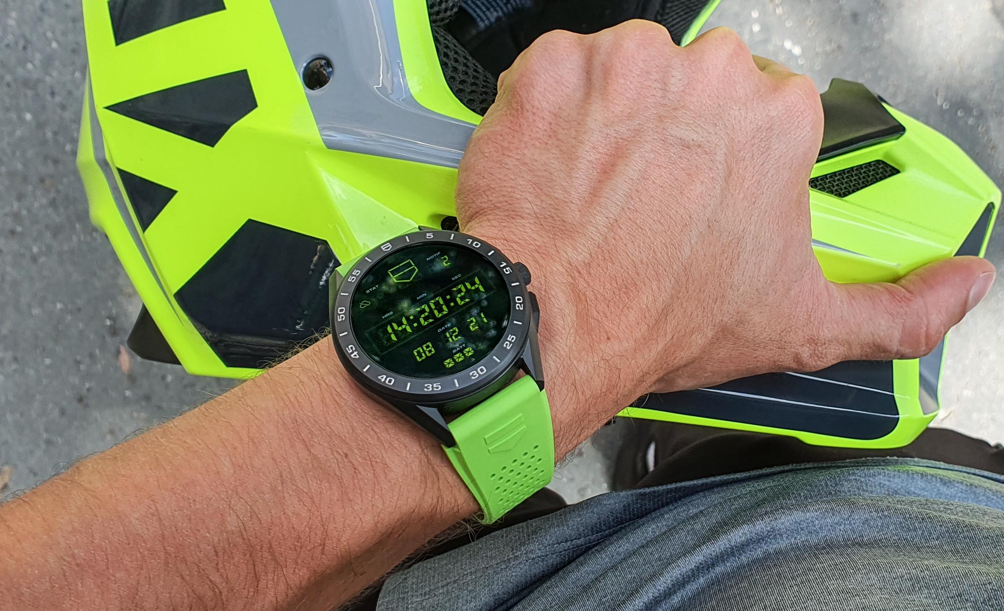 Обзор умных смарт-часов: TAG Heuer Connected Titanium Smartwatch