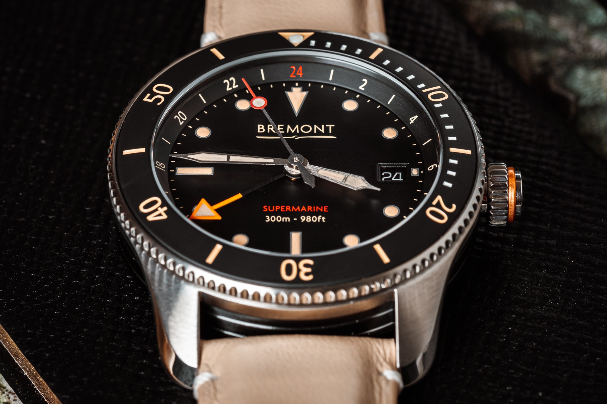 Практический обзор: Bremont Supermarine S302 GMT Diver