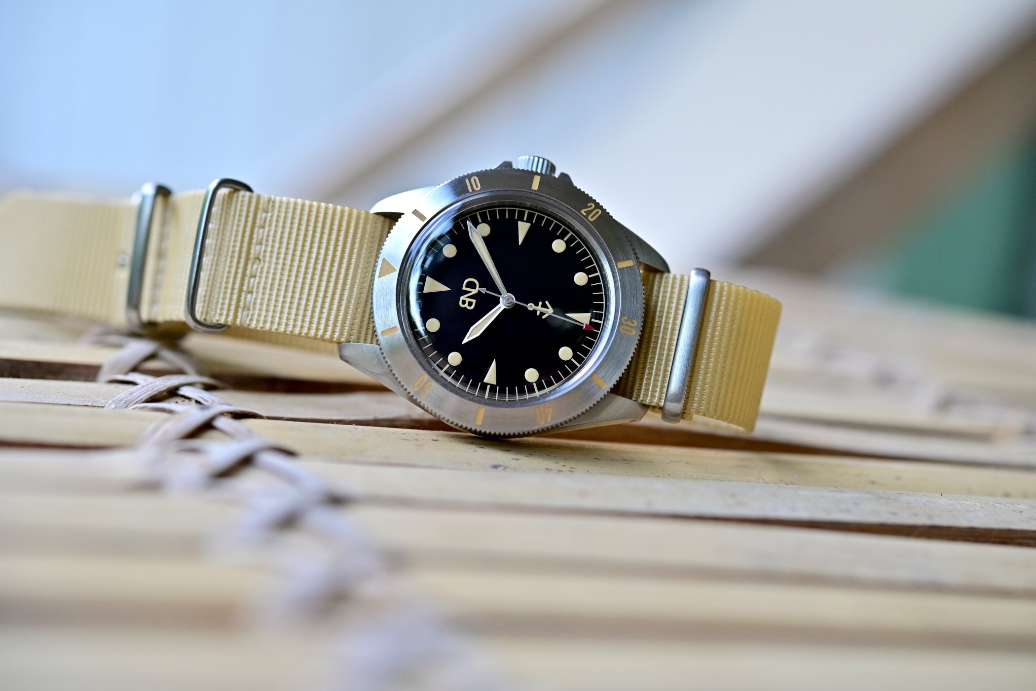 Погружение в воду с помощью часов BND Watches Neo-Vintage Diver
