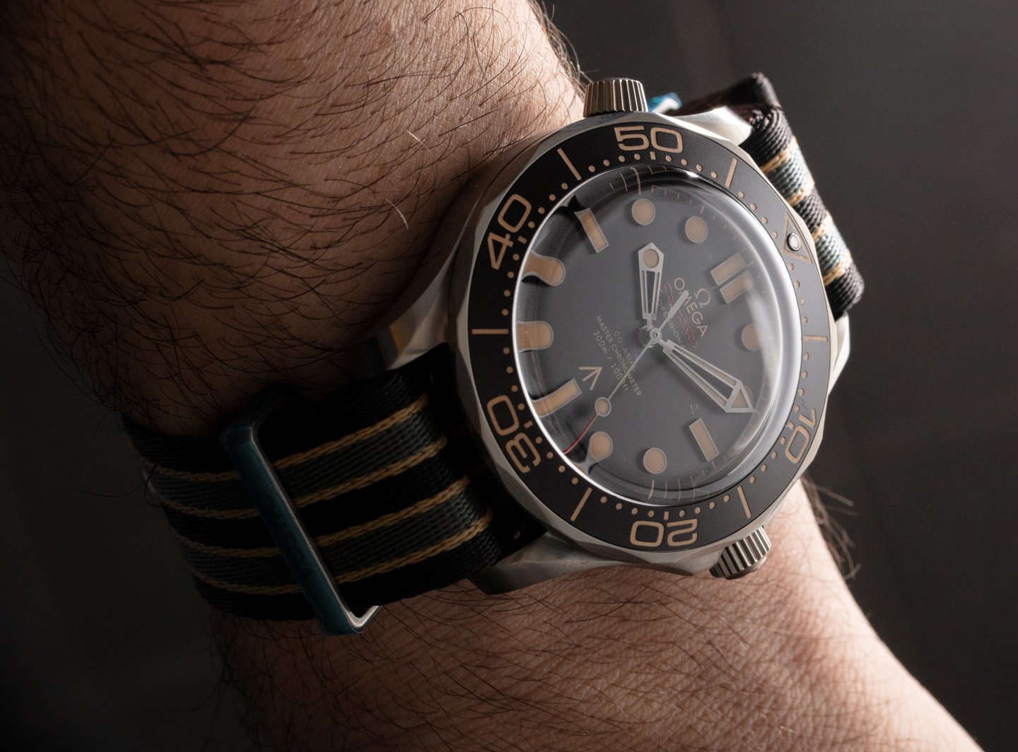 Часы которые носил агент 007 Дэниел Крейг: Omega Seamaster 300M "Не время умирать"