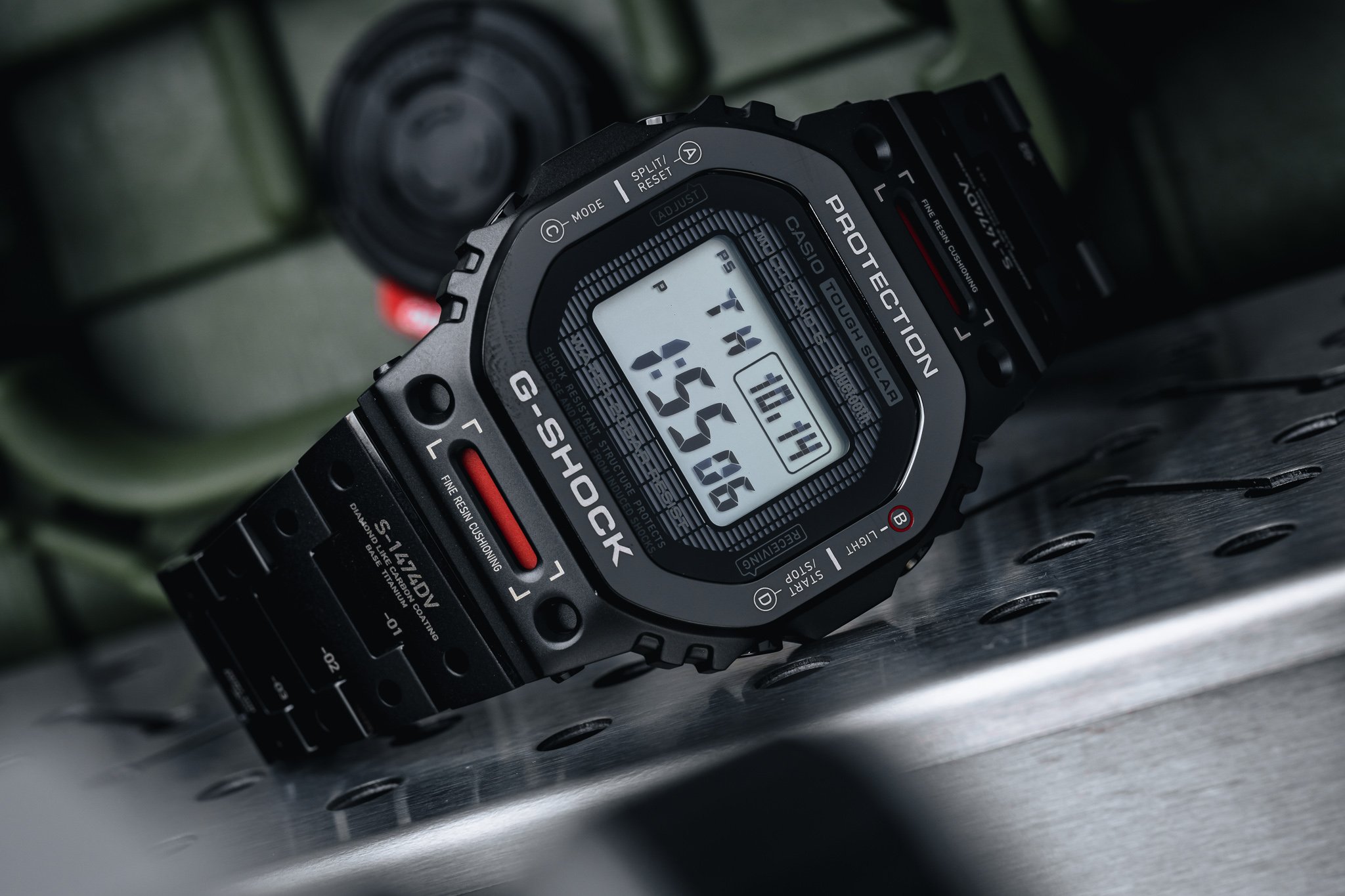 Casio представляет часы G-Shock GMW-B5000-TVA1 "Виртуальная броня"