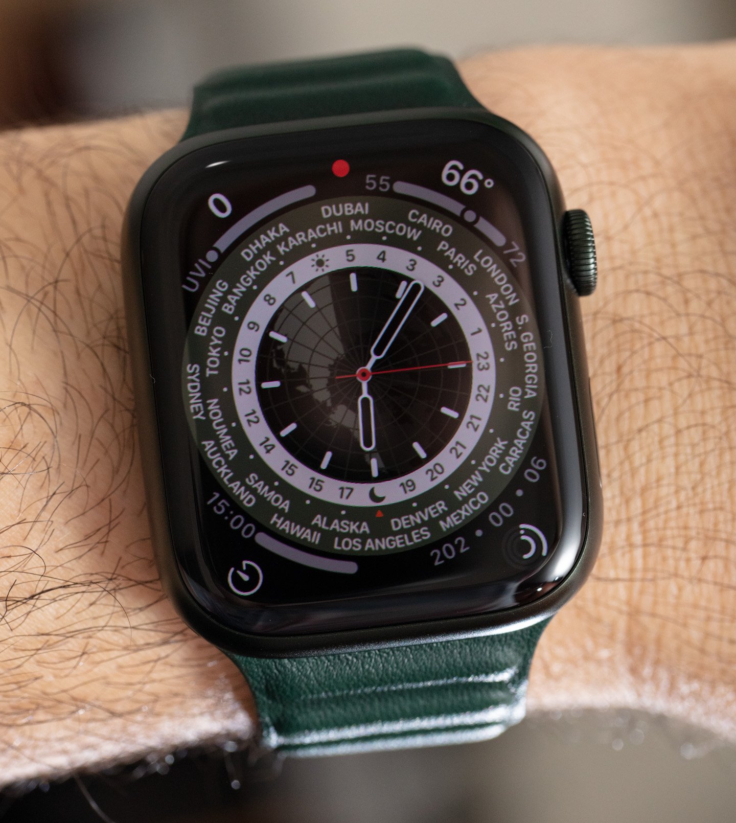 Обзор смарт-часов: Apple Watch Series 7 Aluminum