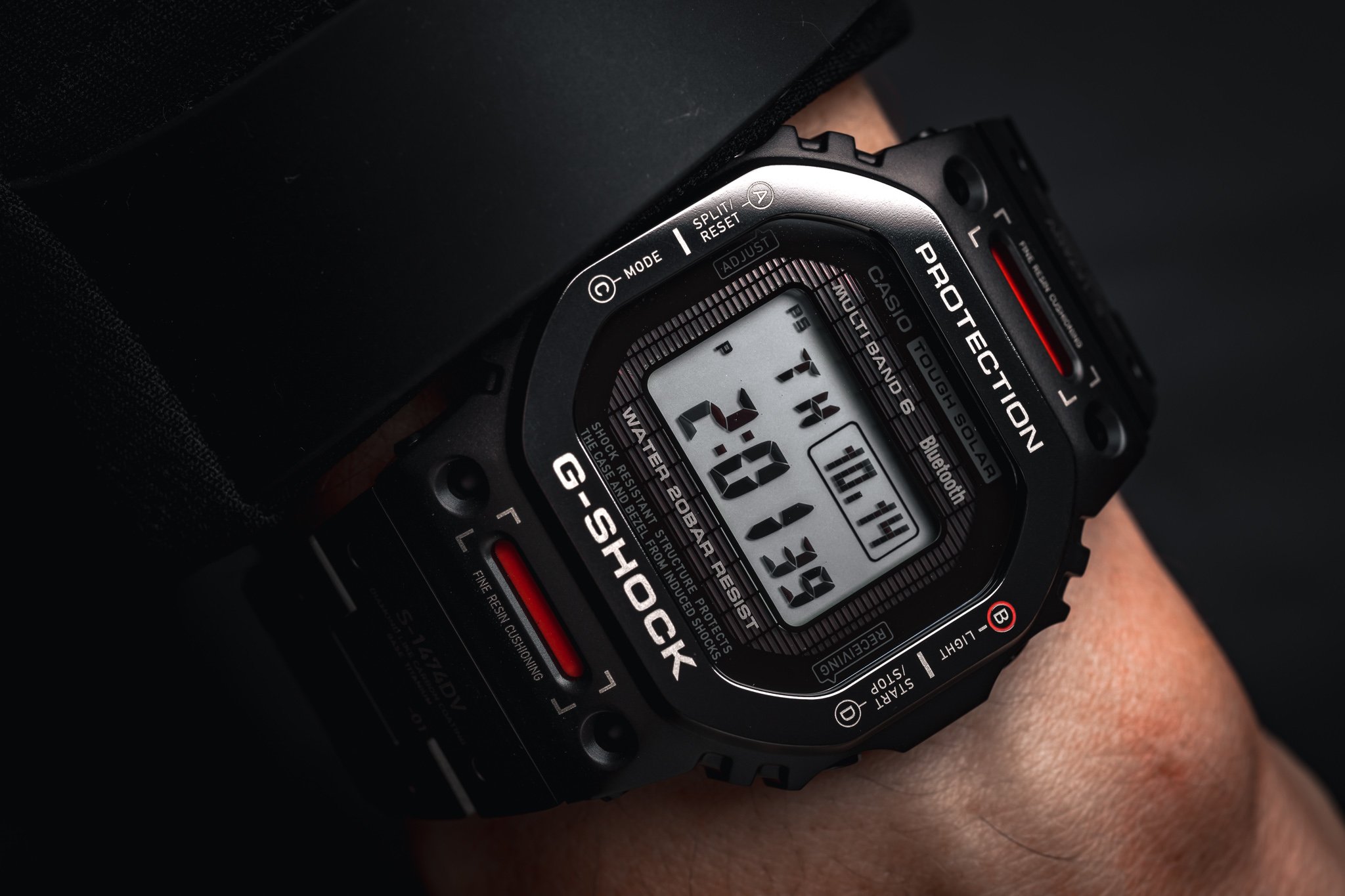 Casio представляет часы G-Shock GMW-B5000-TVA1 "Виртуальная броня"
