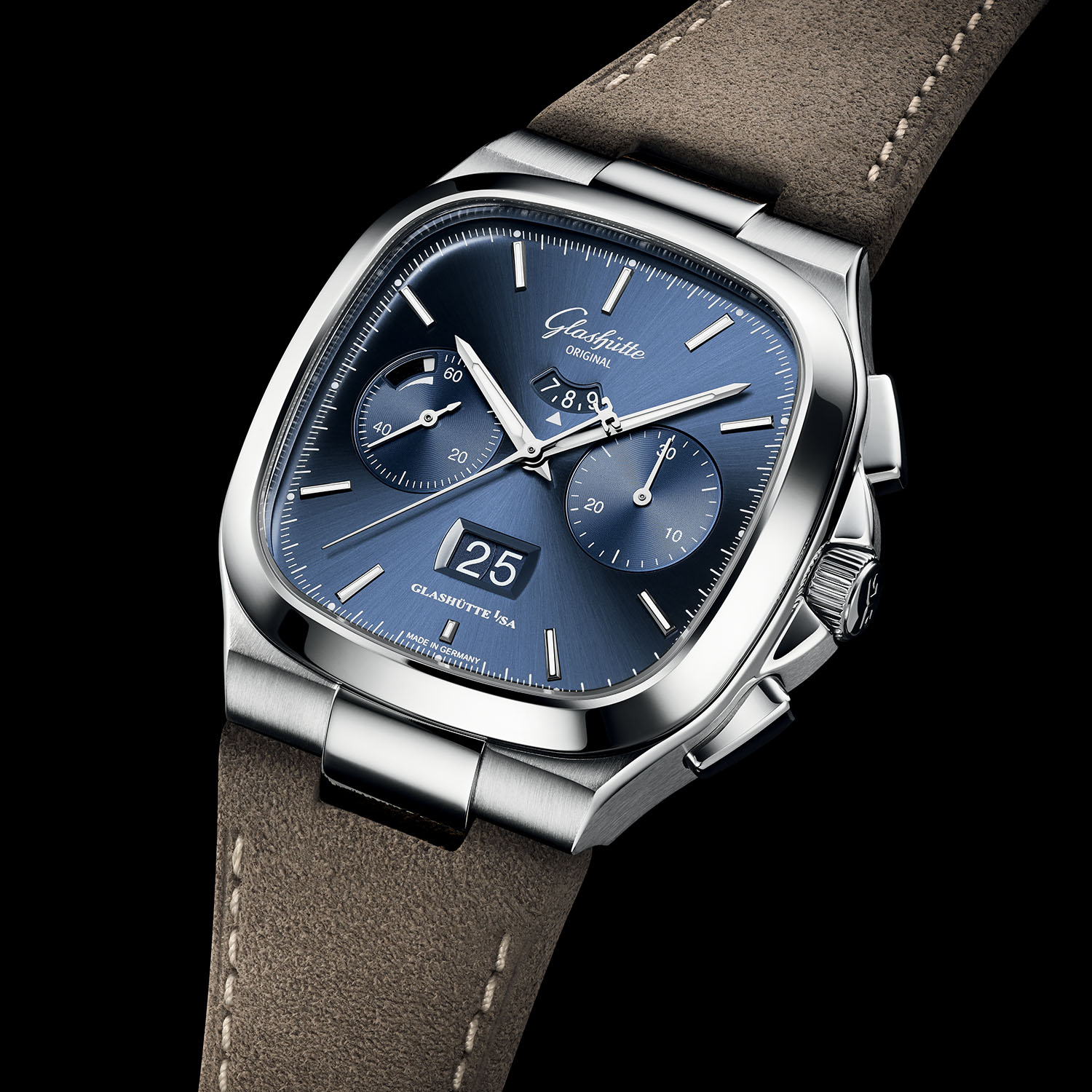 Представляем часы Glashütte Original Seventies Chronograph Panorama Date с новым темно-синим циферблатом