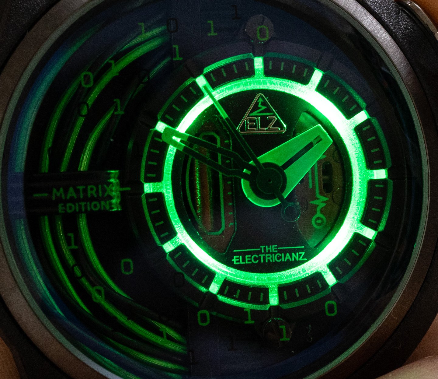 Часы в стиле фильма Матрицы ограниченной серии Electricianz Matrix
