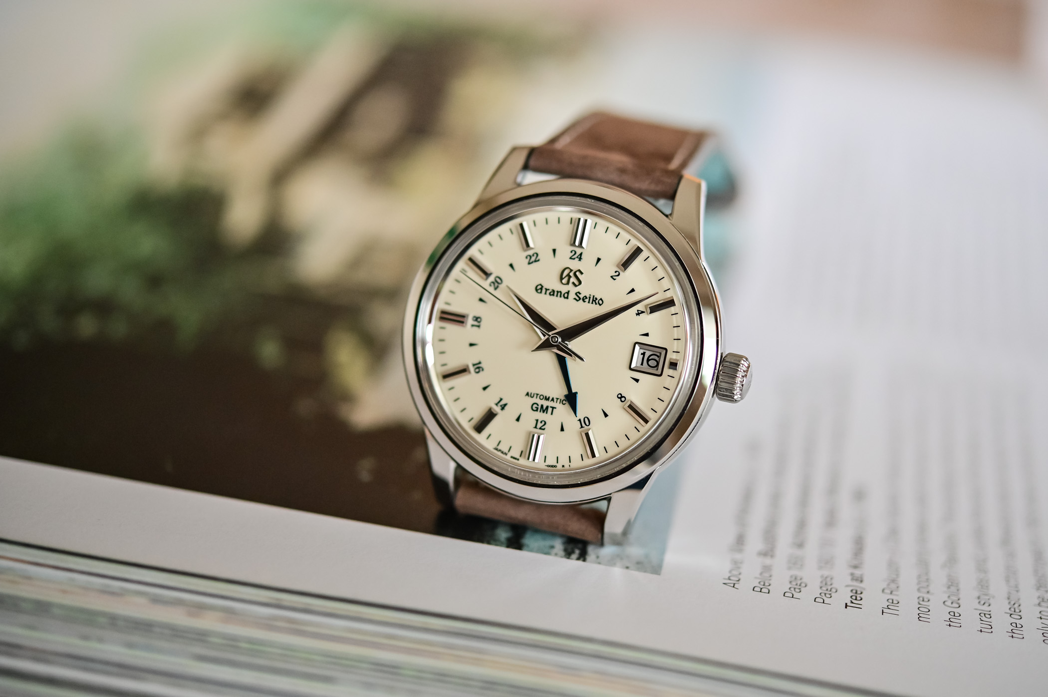 Почему часы GMT Elegance SBGM221 — одни из лучших часов Grand Seiko