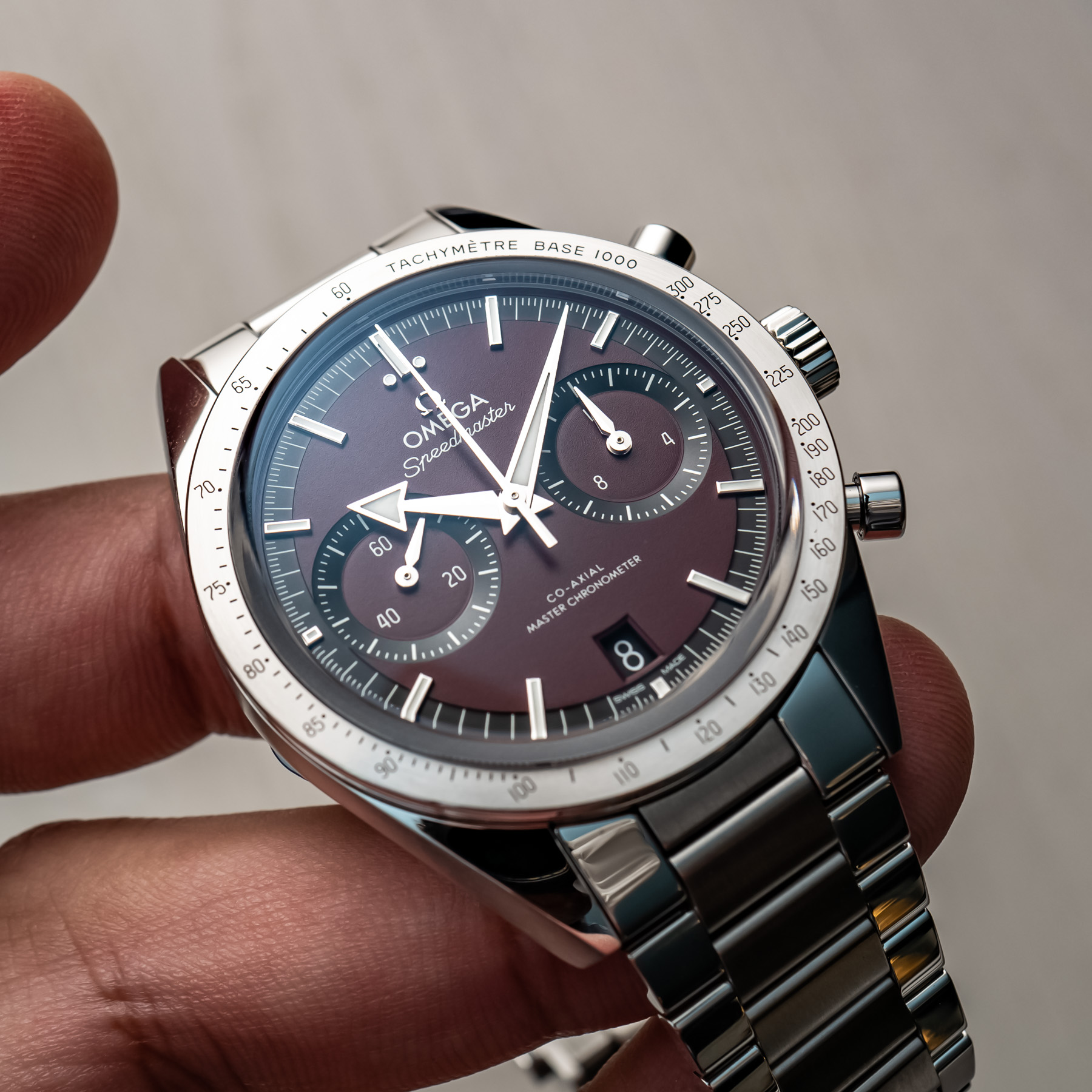 Обновленная модель часов Omega Speedmaster '57