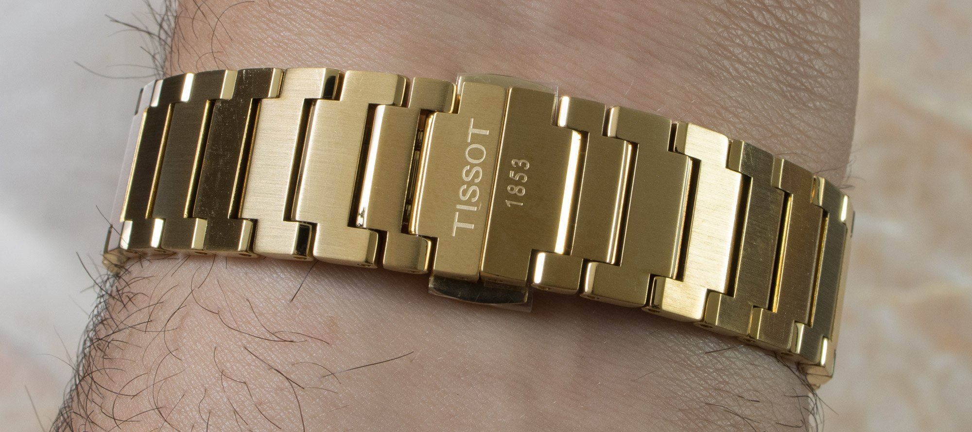 Самая популярная модель часов: Tissot PRX 35 мм