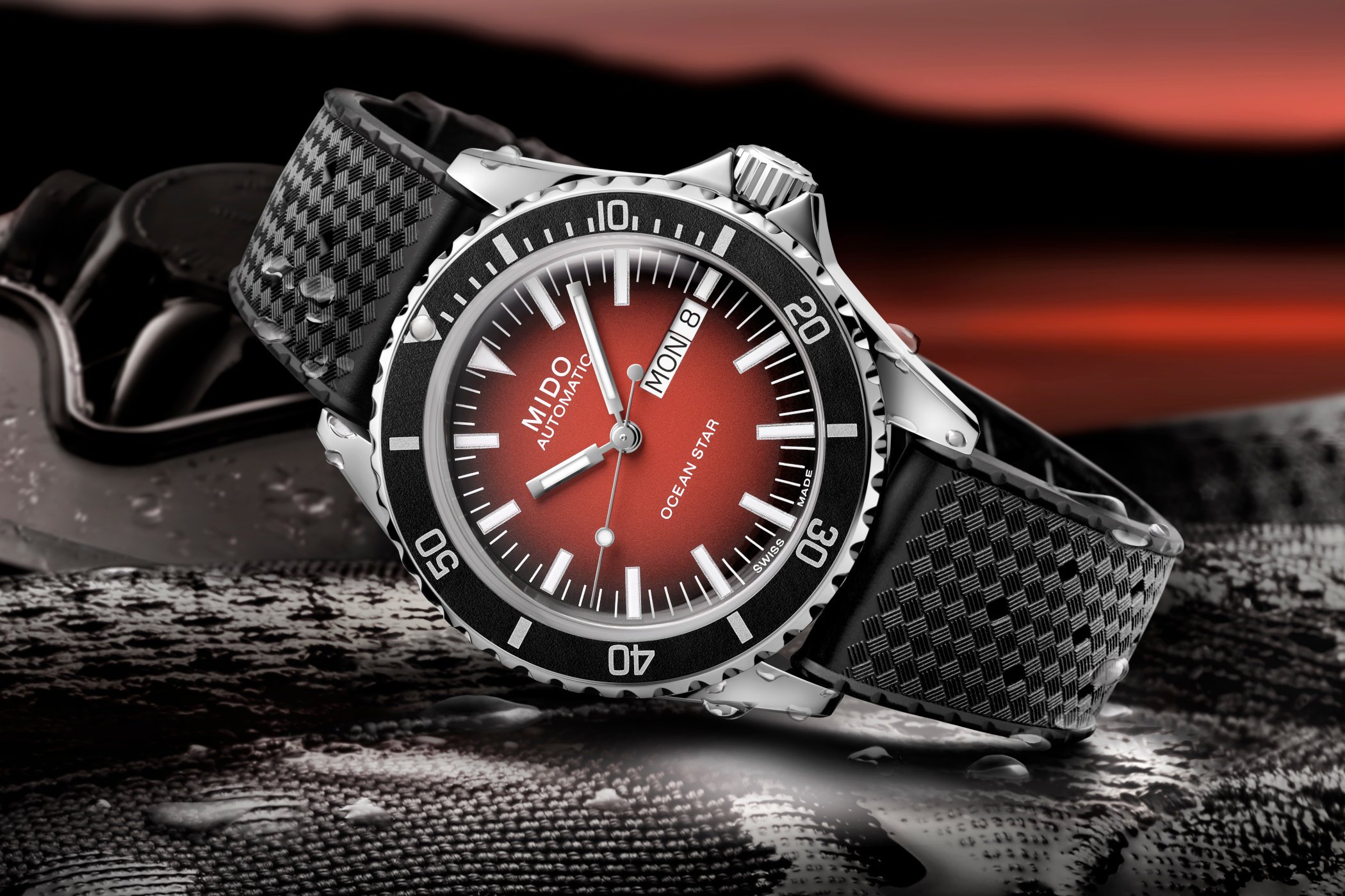 Mido представляет часы Ocean Star Tribute Gradient с эффектным красным циферблатом