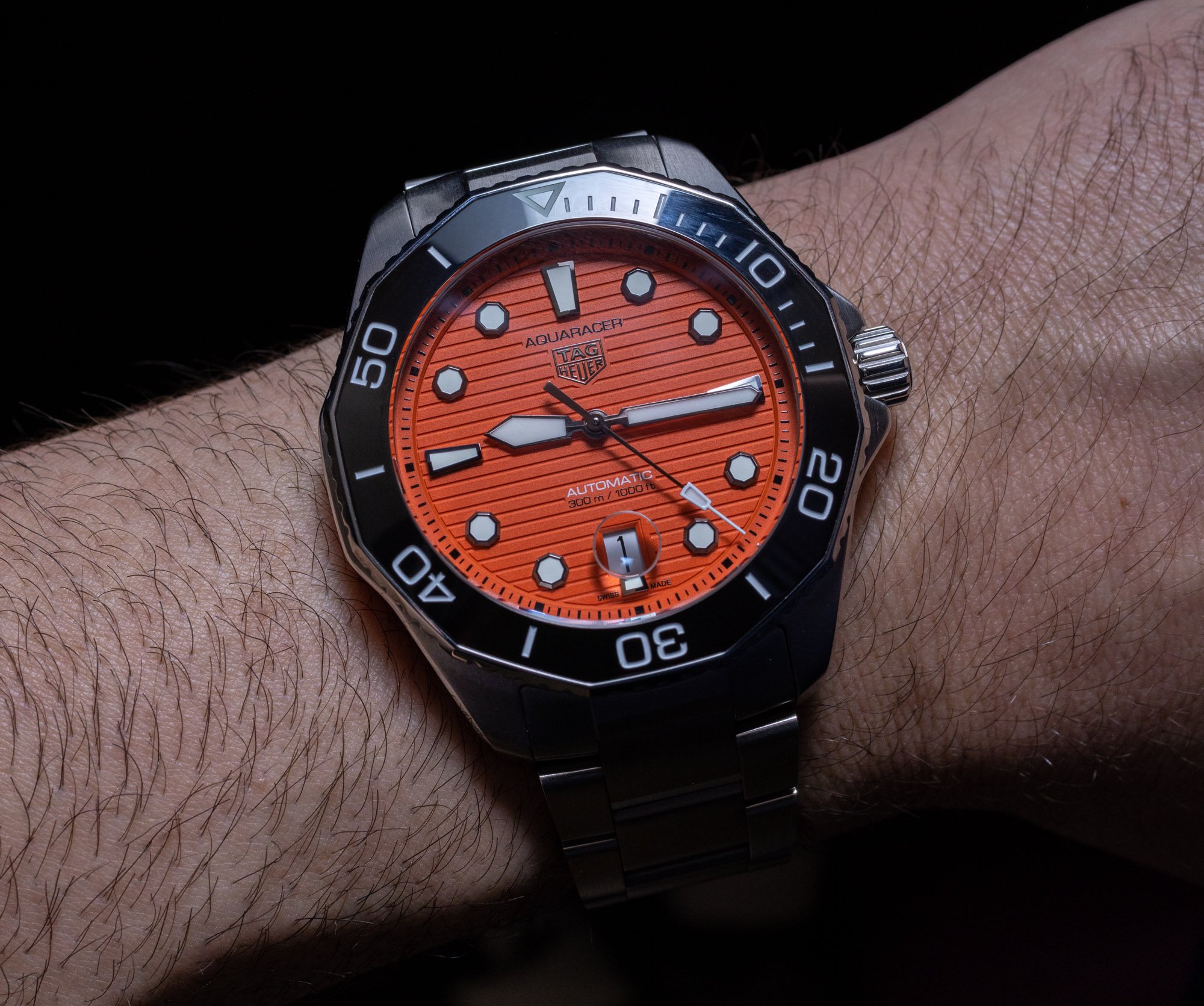 Яркие наручные часы: TAG Heuer Aquaracer Professional 300 Orange Diver