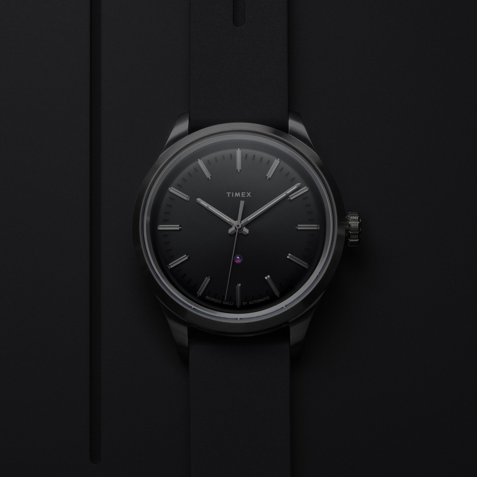 Timex представляет новые 38-миллиметровые автоматические часы Giorgio Galli S1 в черном и золотом исполнении