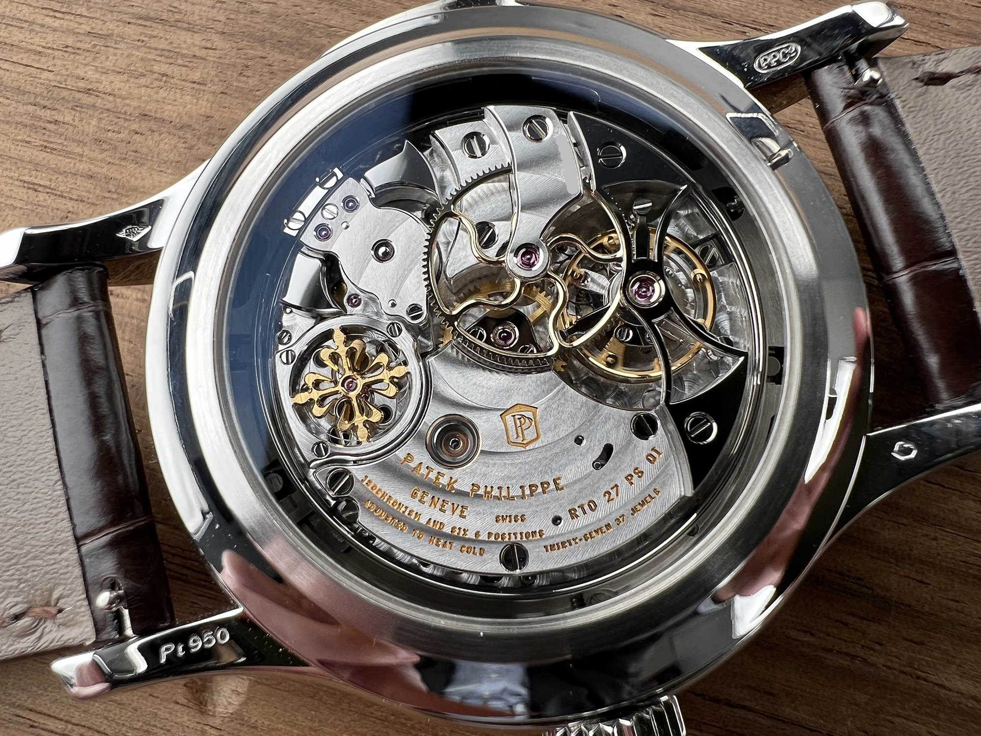 Patek Philippe 5207P - роскошные умные часы