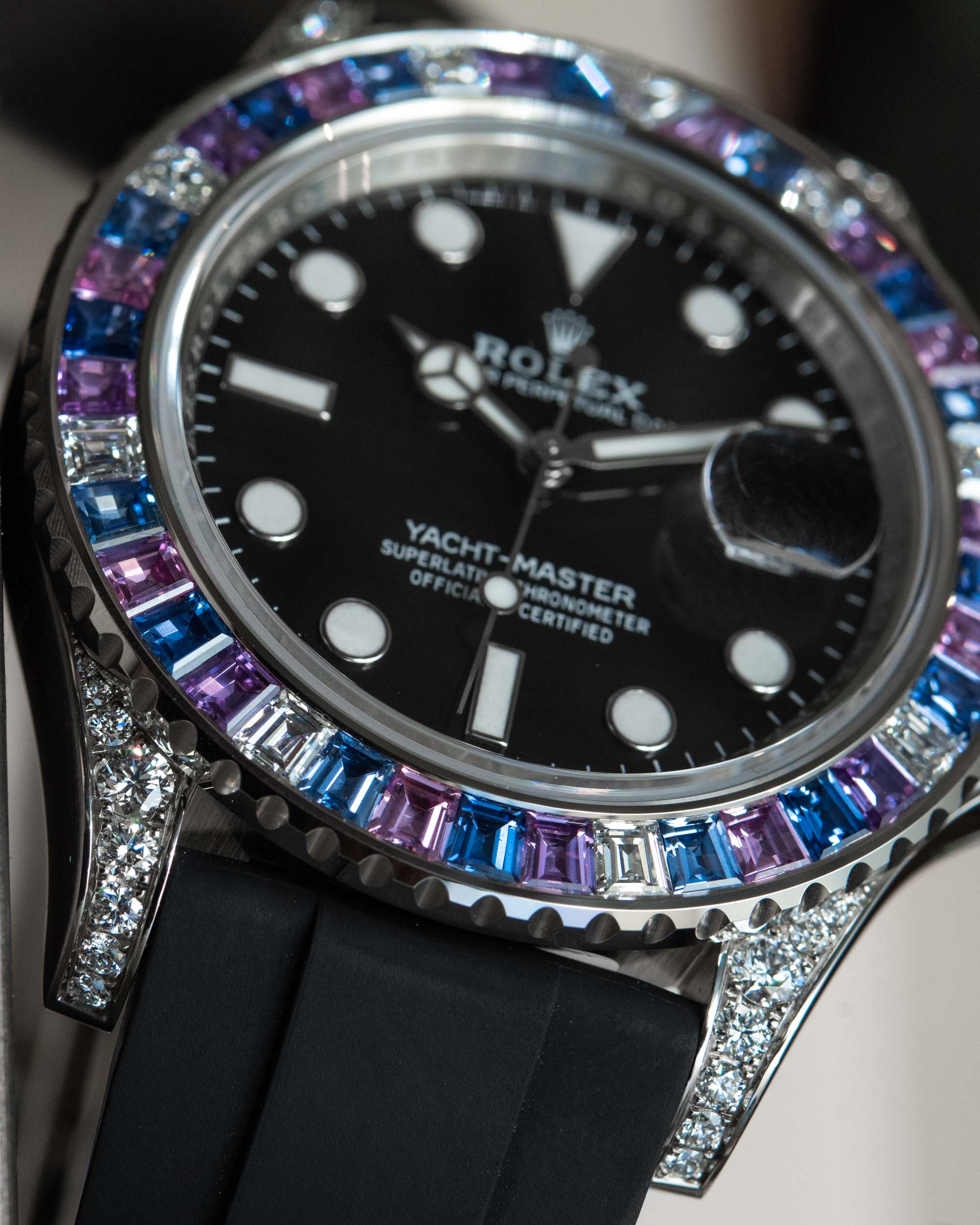 Редкие часы Rolex Yacht-Master 40 в комплекте с футляром для часов с драгоценными камнями
