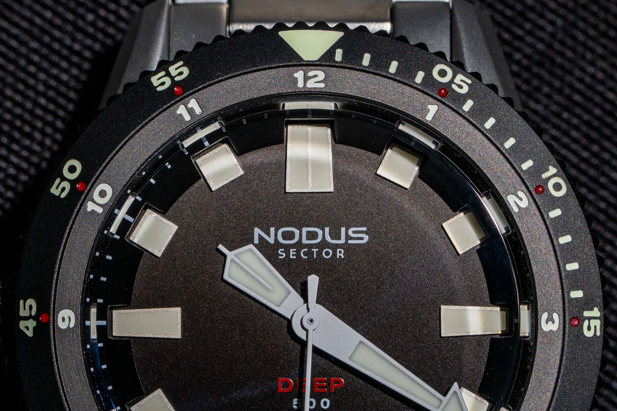 Обзор недорогих часов микробренда Nodus Sector Deep Watch