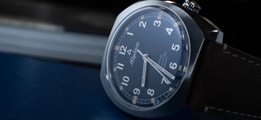 Мануфактурные часы Alpina Startimer Pilot Heritage с бамперным механизмом