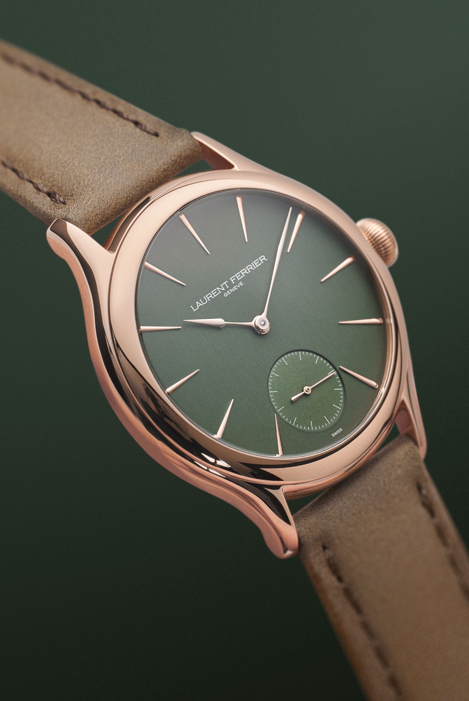 Laurent Ferrier представляет классические квадратные часы с микроротором в цвете Evergreen