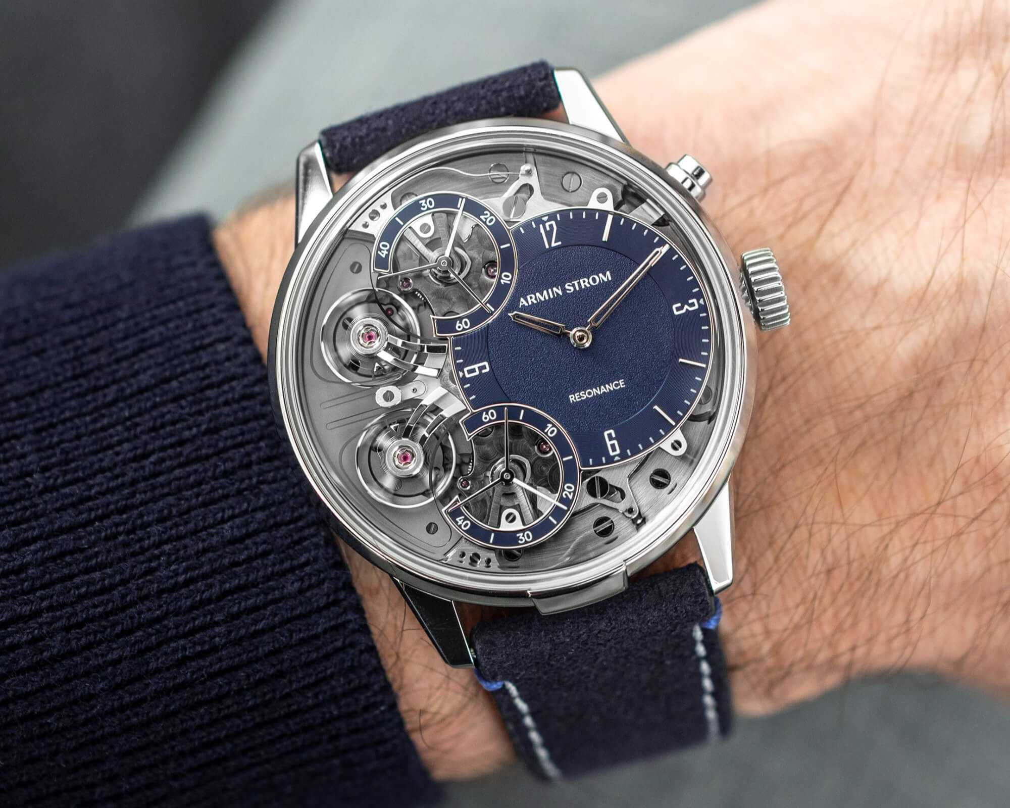 Armin Strom представляет часы Mirrored Force Resonance Manufacture Edition Blue Watch