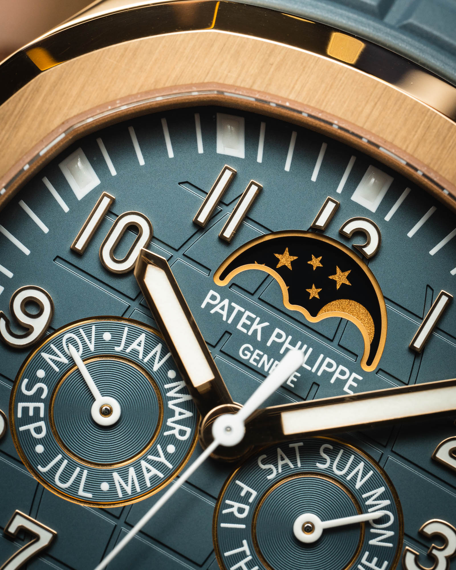 Patek Philippe Aquanaute Luce Annual Calendar 5261R-001 — роскошные спортивные часы
