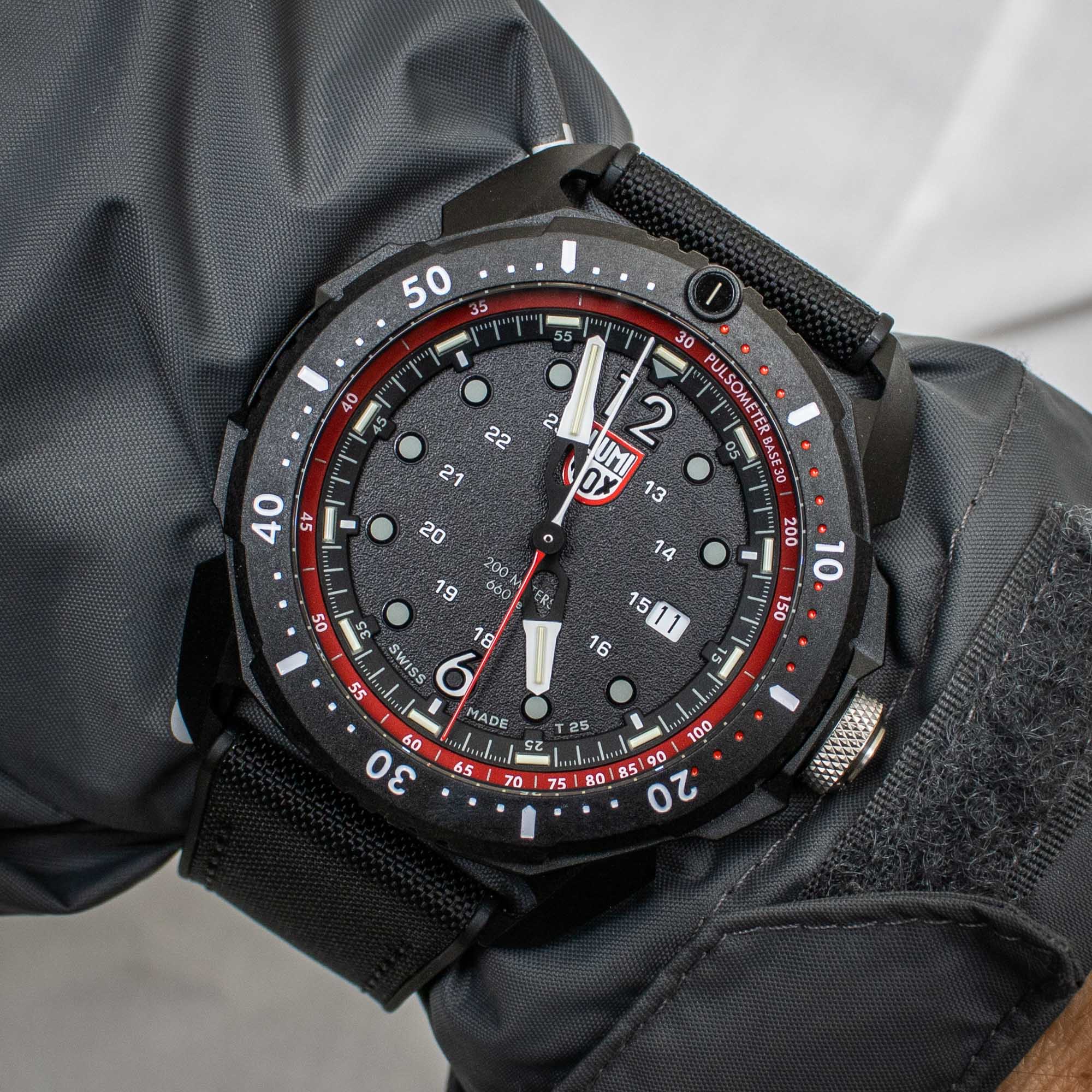 Ручная работа: часы Luminox ICE-SAR Arctic 1050 Series Iceland Search And Rescue Watch