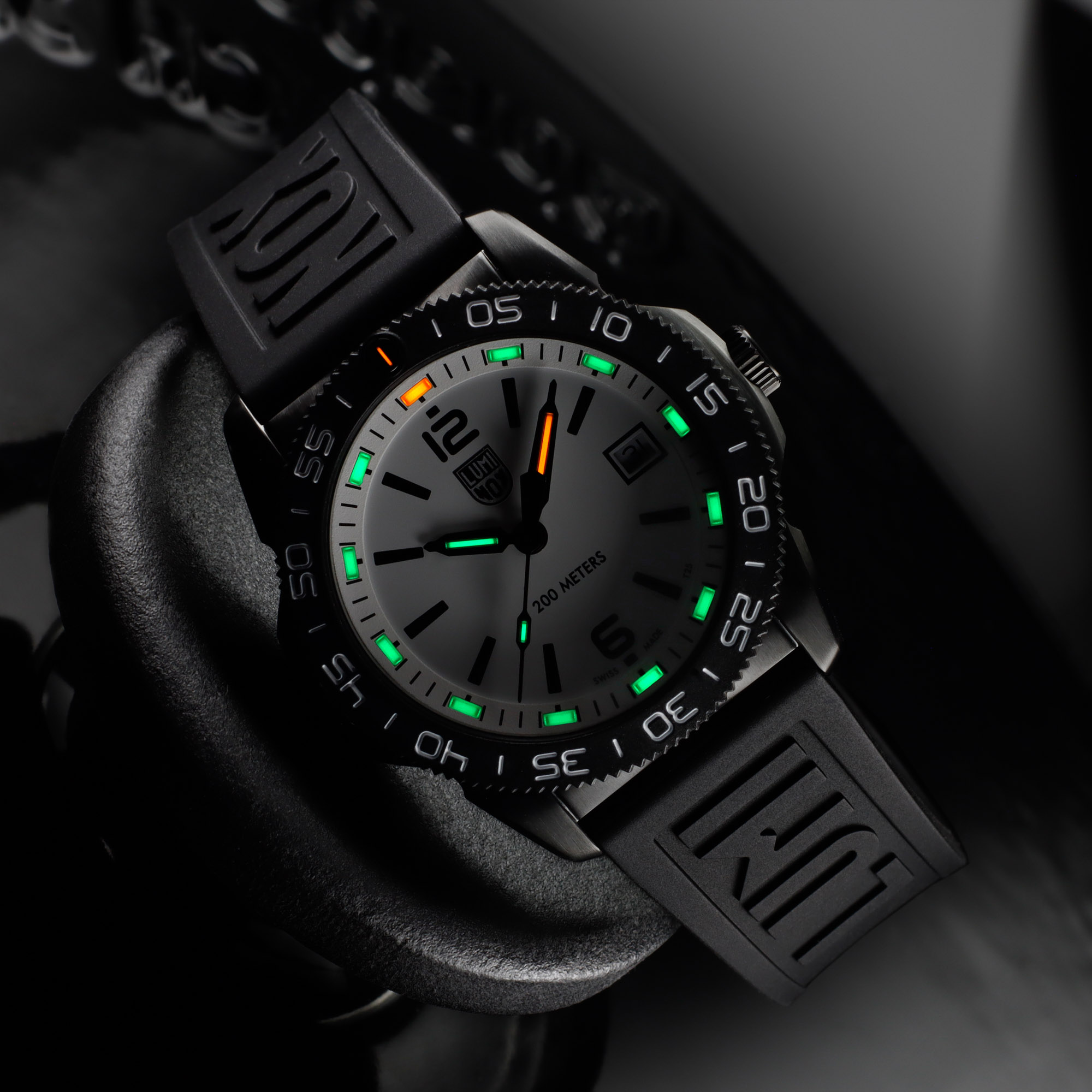 Luminox представляет коллекцию часов Pacific Diver Ripple с корпусами диаметром 39 мм