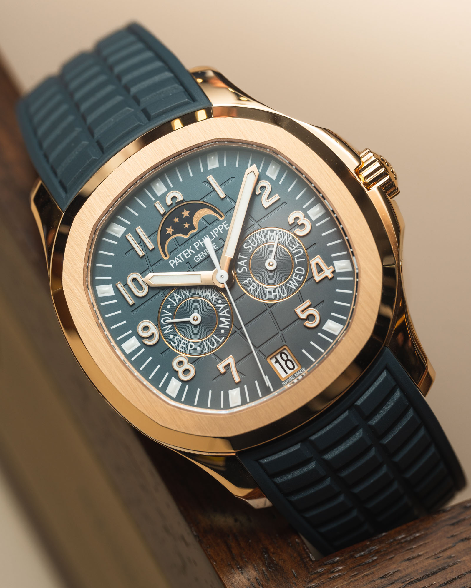 Patek Philippe Aquanaute Luce Annual Calendar 5261R-001 — роскошные спортивные часы