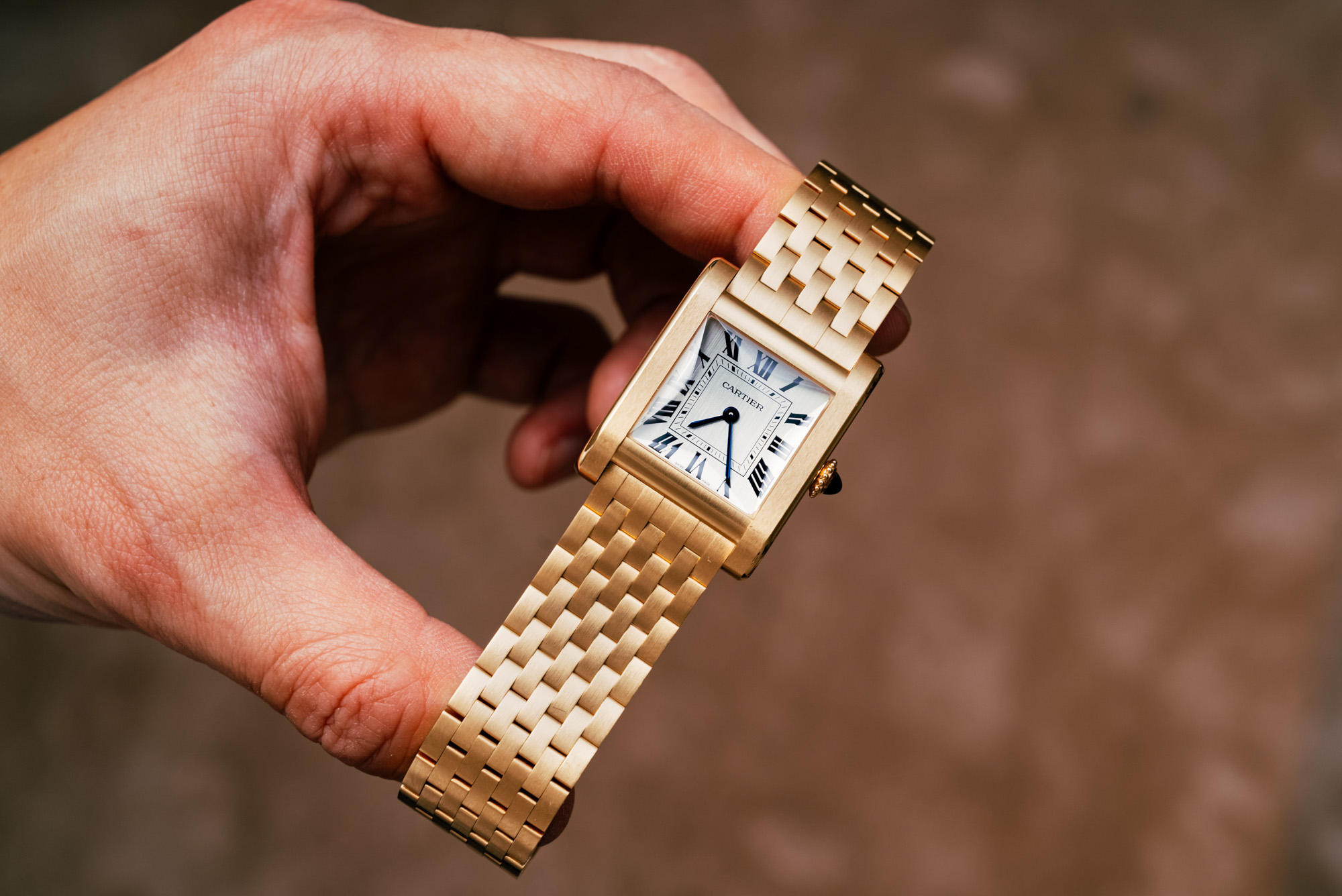 Обзор часов Cartier Privé Tank Normale в полностью золотом корпусе