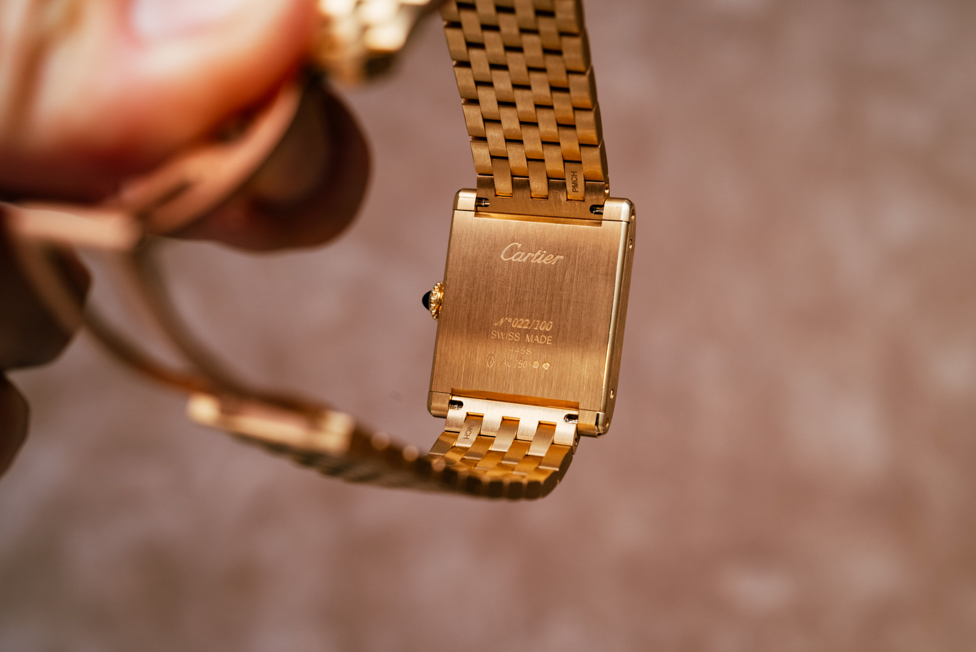 Обзор часов Cartier Privé Tank Normale в полностью золотом корпусе