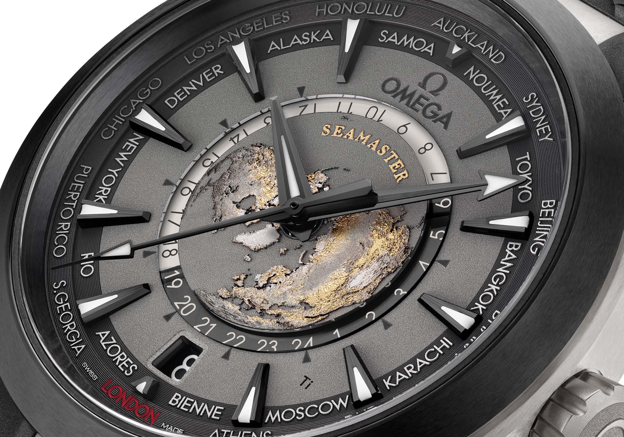 Часы Omega Seamaster Aqua Terra Worldtimer вырезают мир лазером