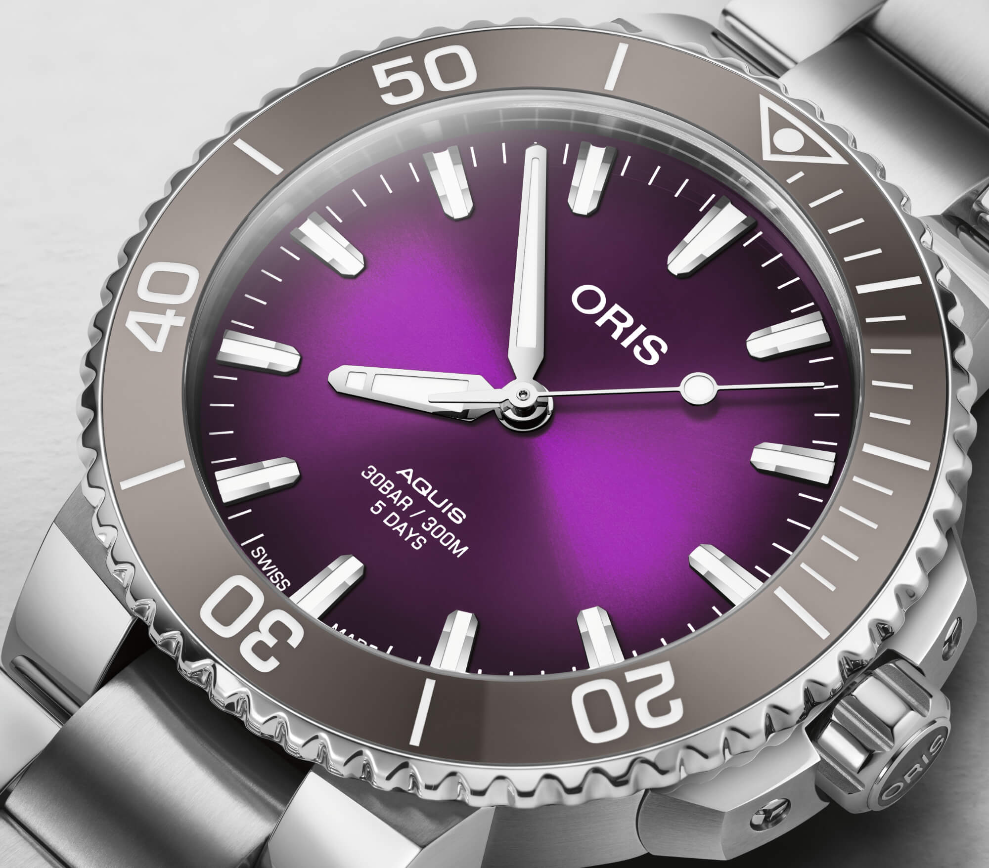 Новинка: очень фиолетовые часы Oris Hölstein Edition 2023