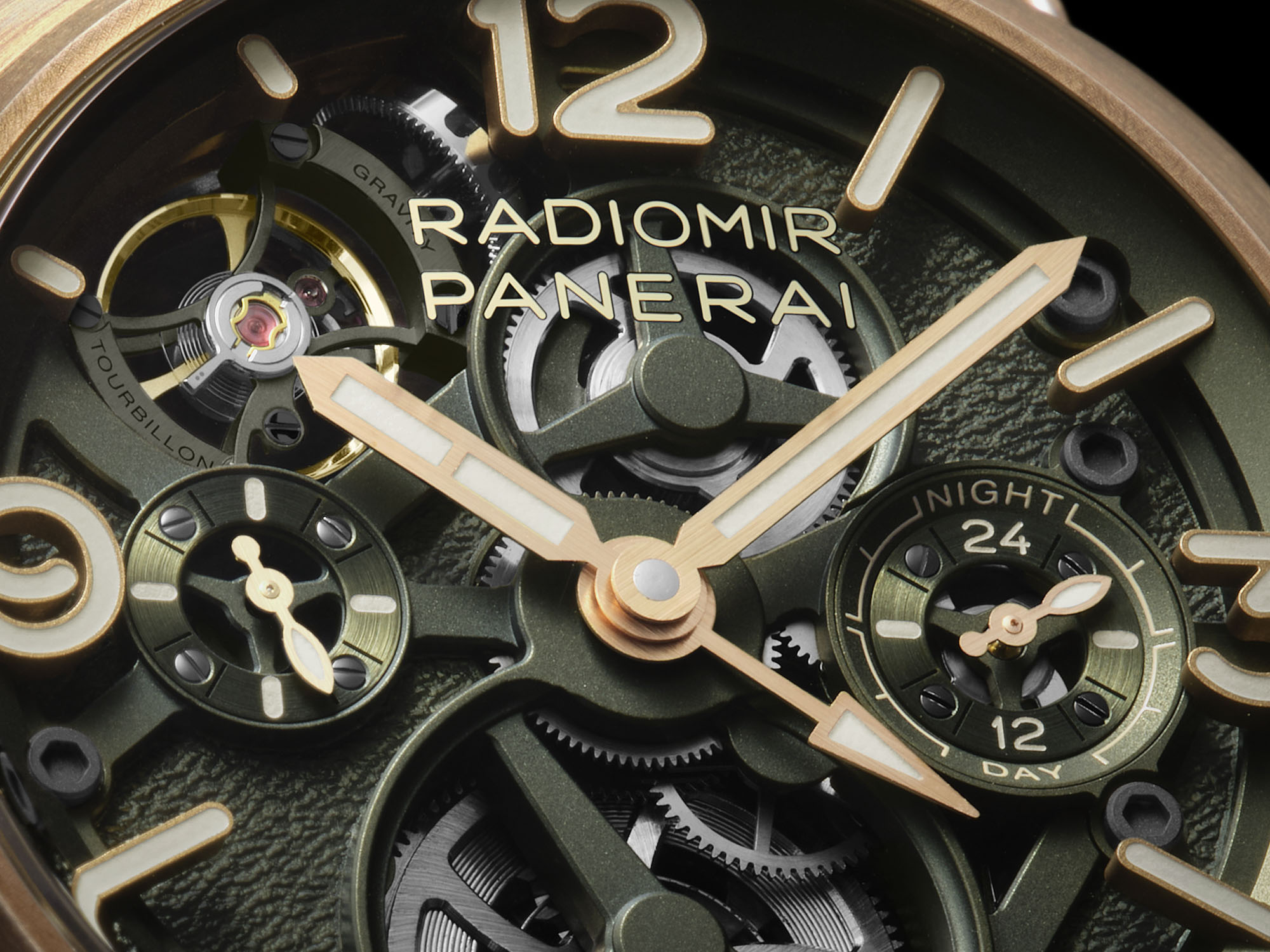 Новинка: часы Panerai Radiomir Tourbillon Bronzo PAM01284