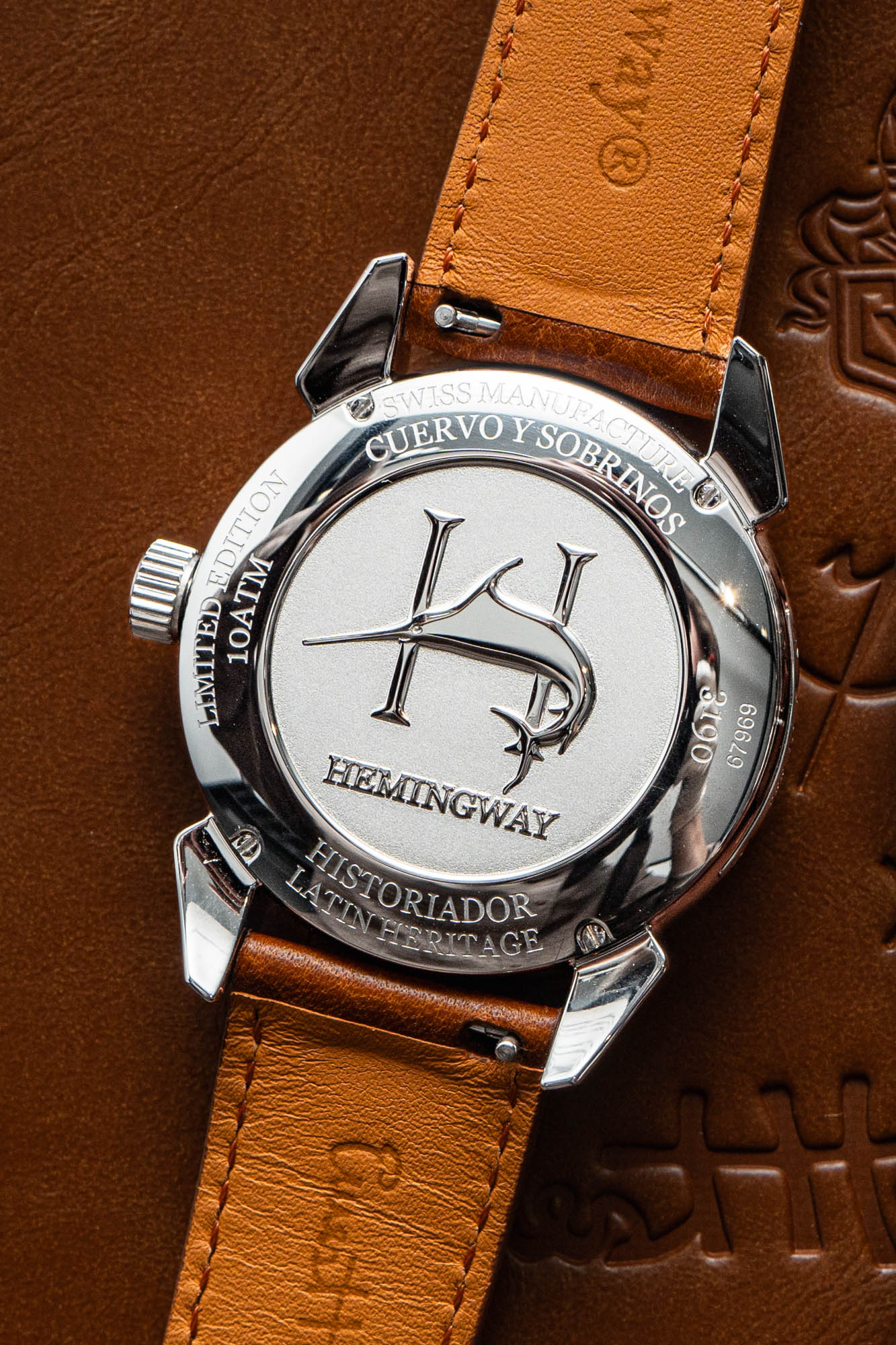 Cuervo y Sobrinos выпускает коллекцию часов Historiador Hemingway