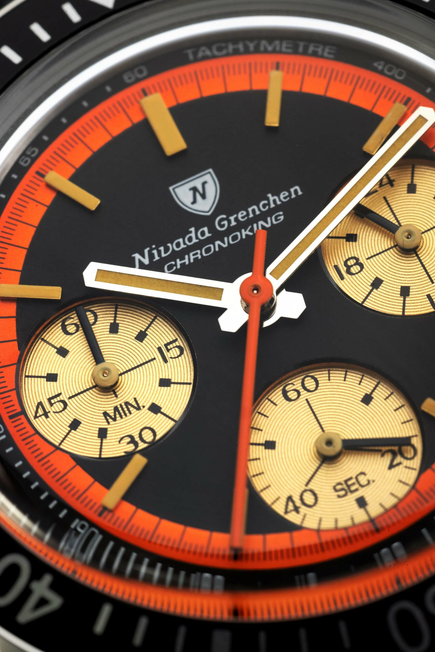 Новинка: Оранжевые часы Nivada Grenchen Chronoking 