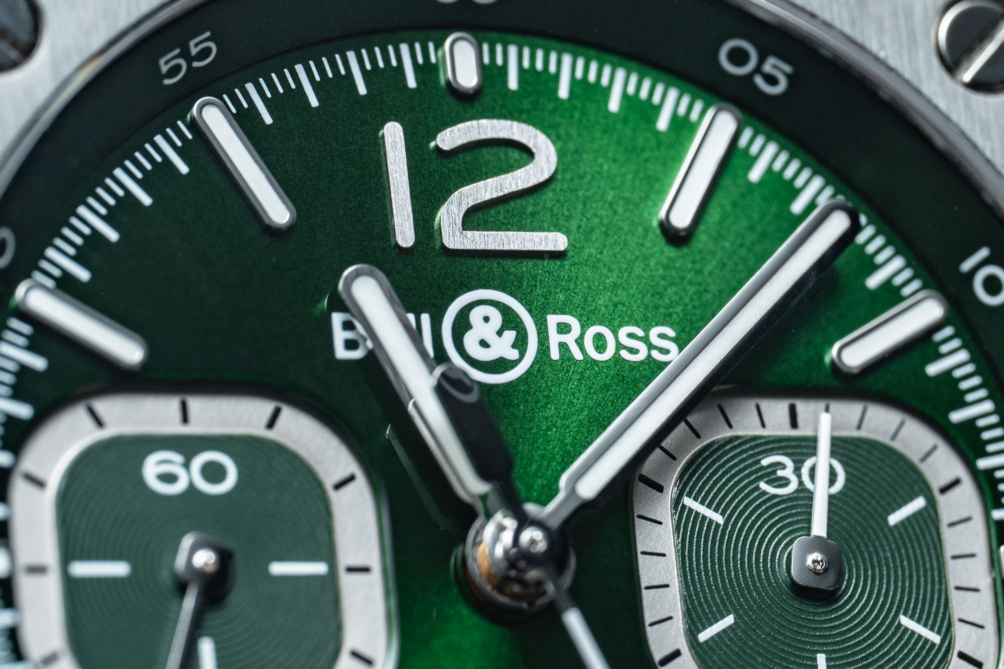 Виридальные часы Bell & Ross BR 05 Chrono Green Steel