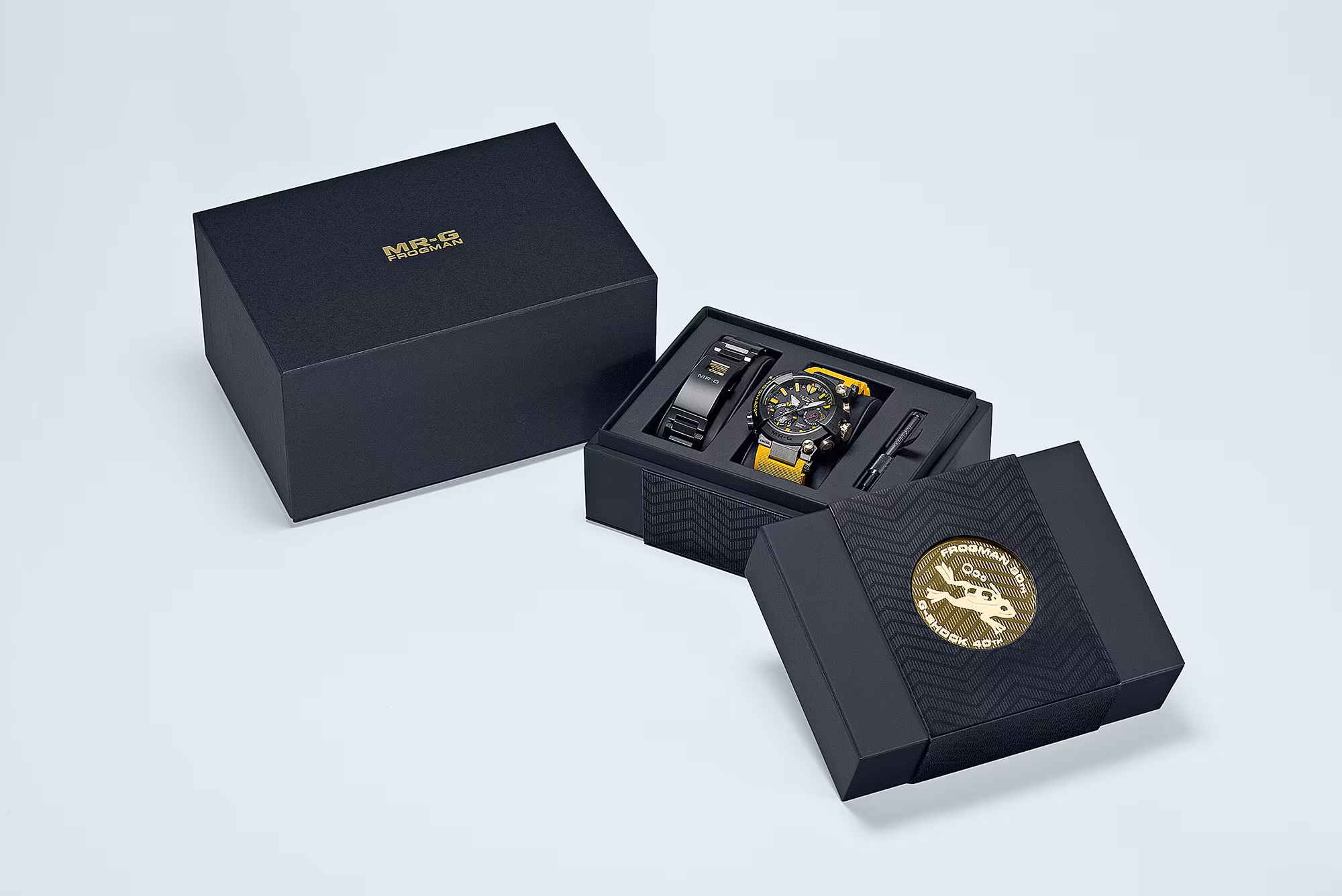 Часы Casio G-Shock MR-G Frogman MRGBF1000E1A, выпущенные ограниченной серией в честь 30-летия компании.