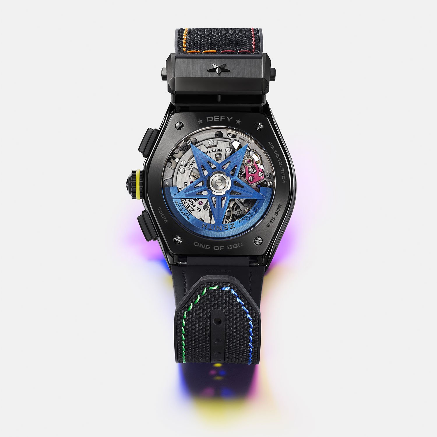 Представлена модель часов Zenith Defy Chroma II с радужной тематикой, выполненная из черной или белой керамики