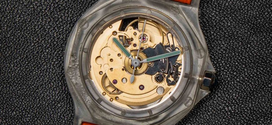 Обзор самой классической модели часов Nomos, Tangente 35 мм с ручным заводом