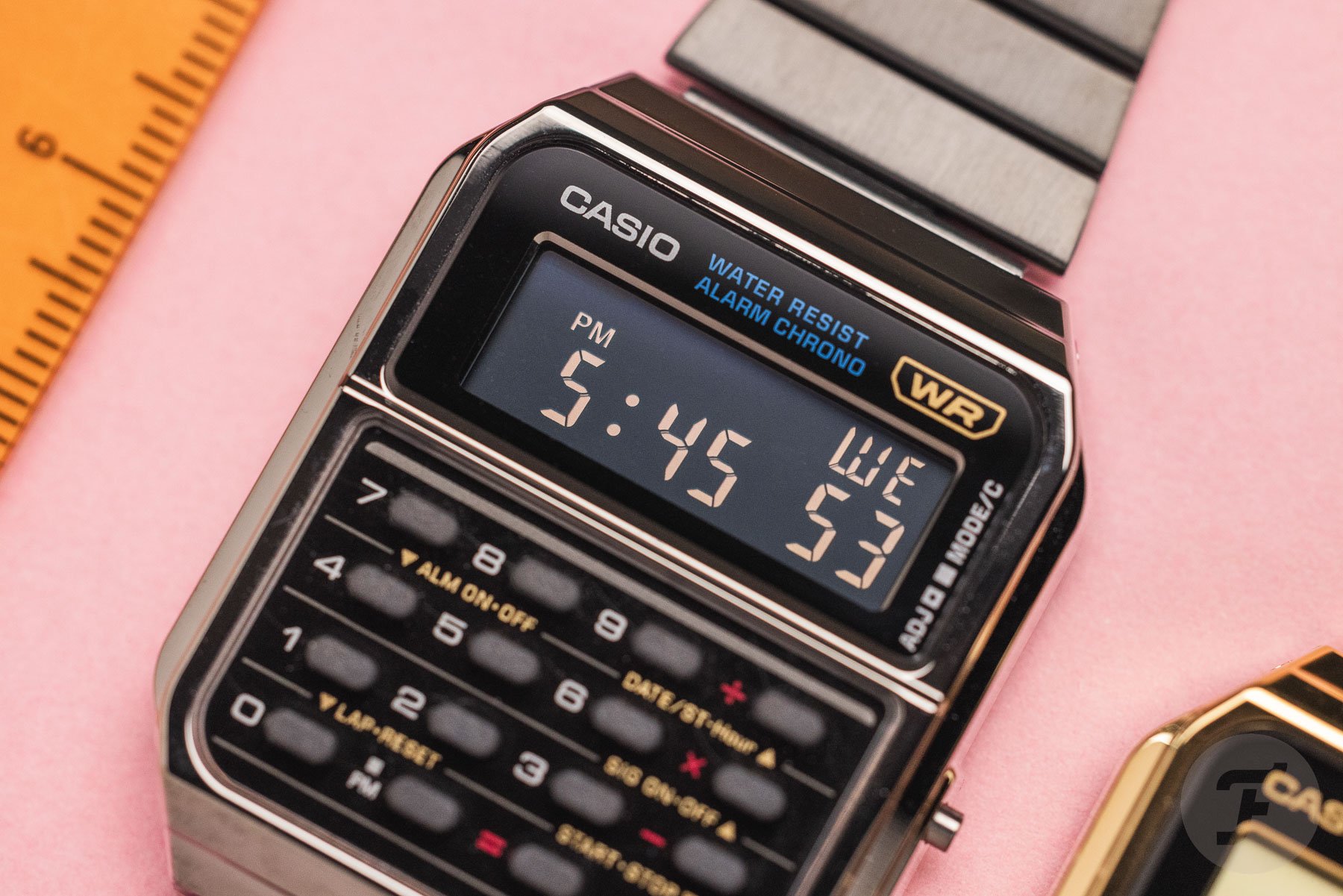 Ностальгические часы-калькулятор Casio CA-500