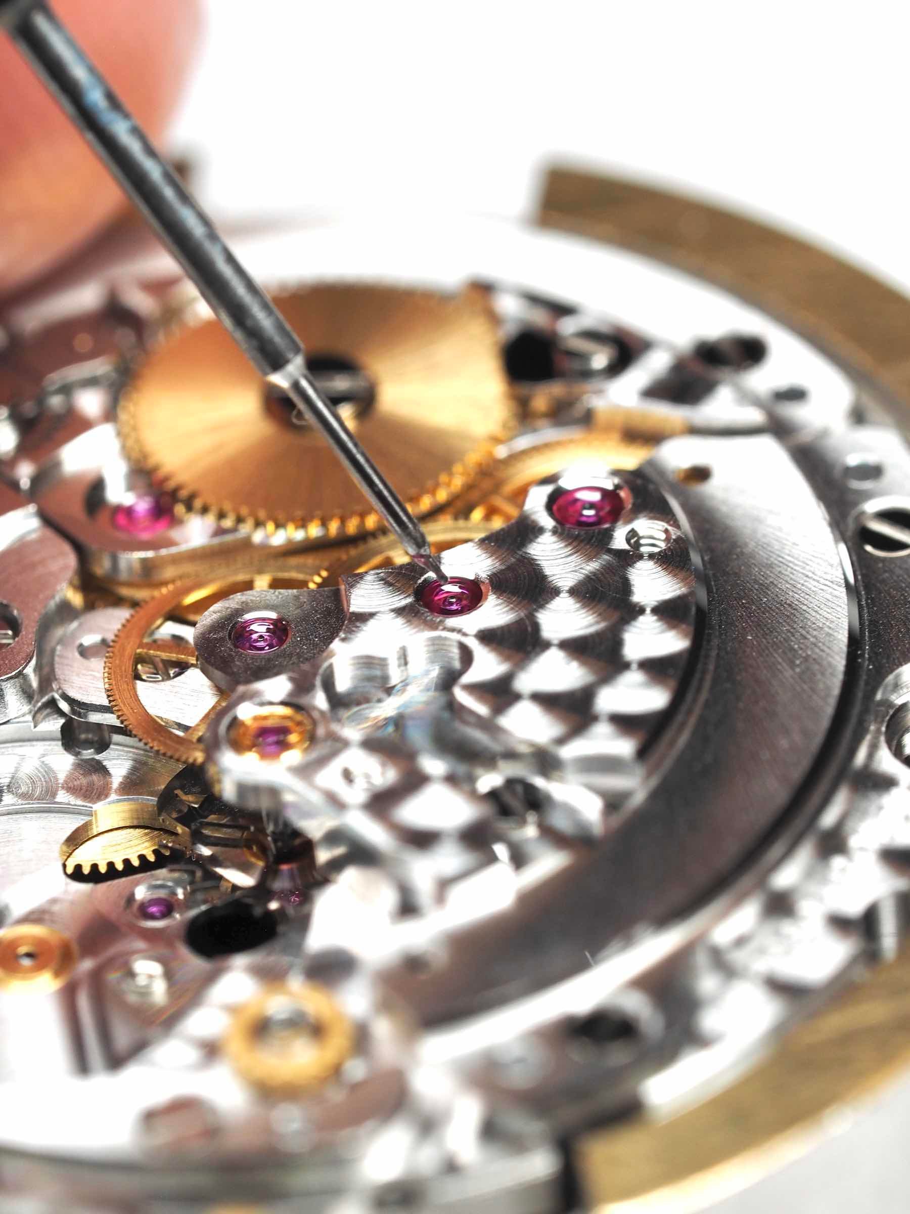 обслуживание часов Rolex 3130 смазка драгоценных камней