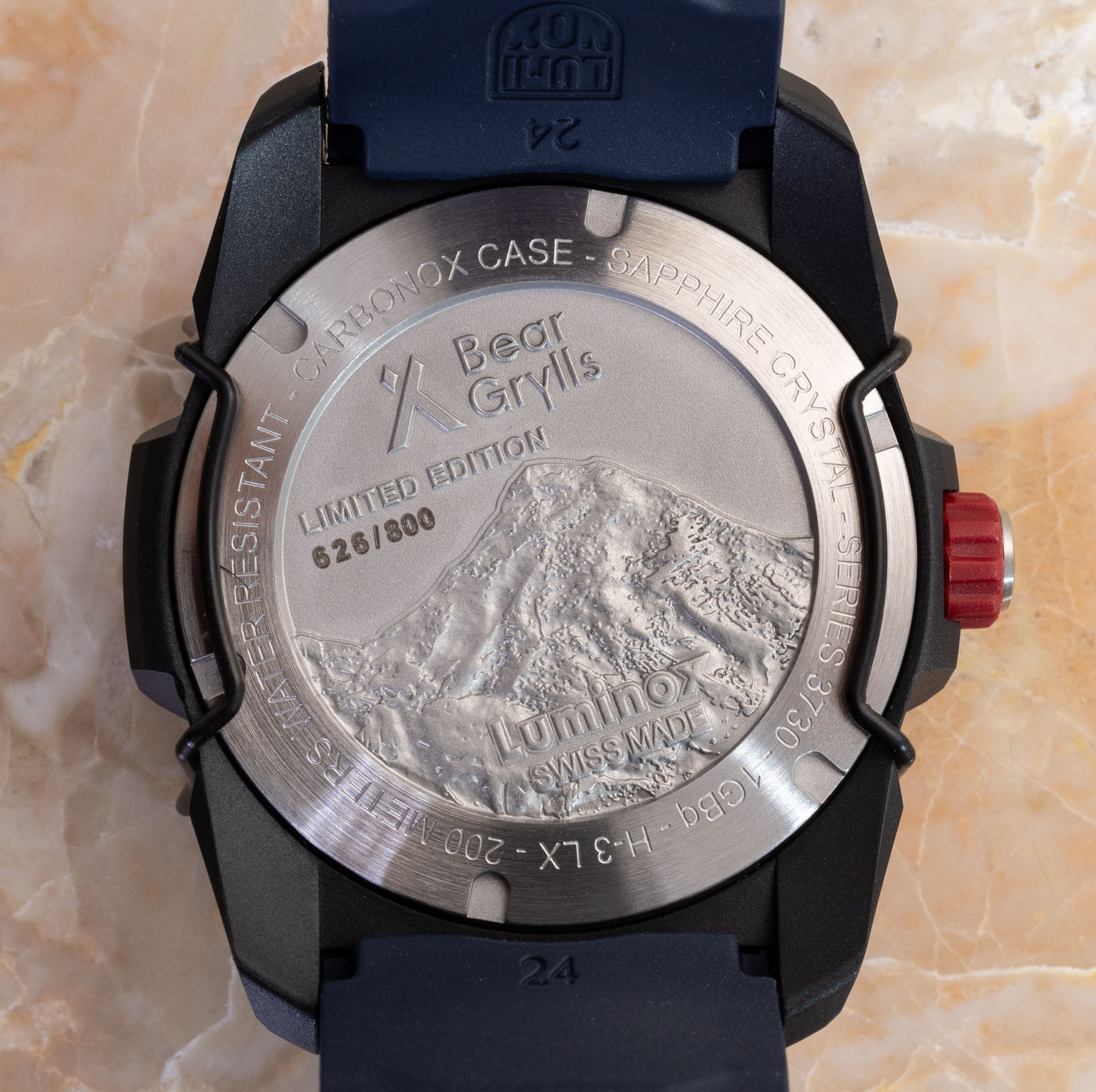 Ручная работа: часы Luminox Bear Grylls Survival Limited-Edition Mount Everest Climb 25th Anniversary Watch