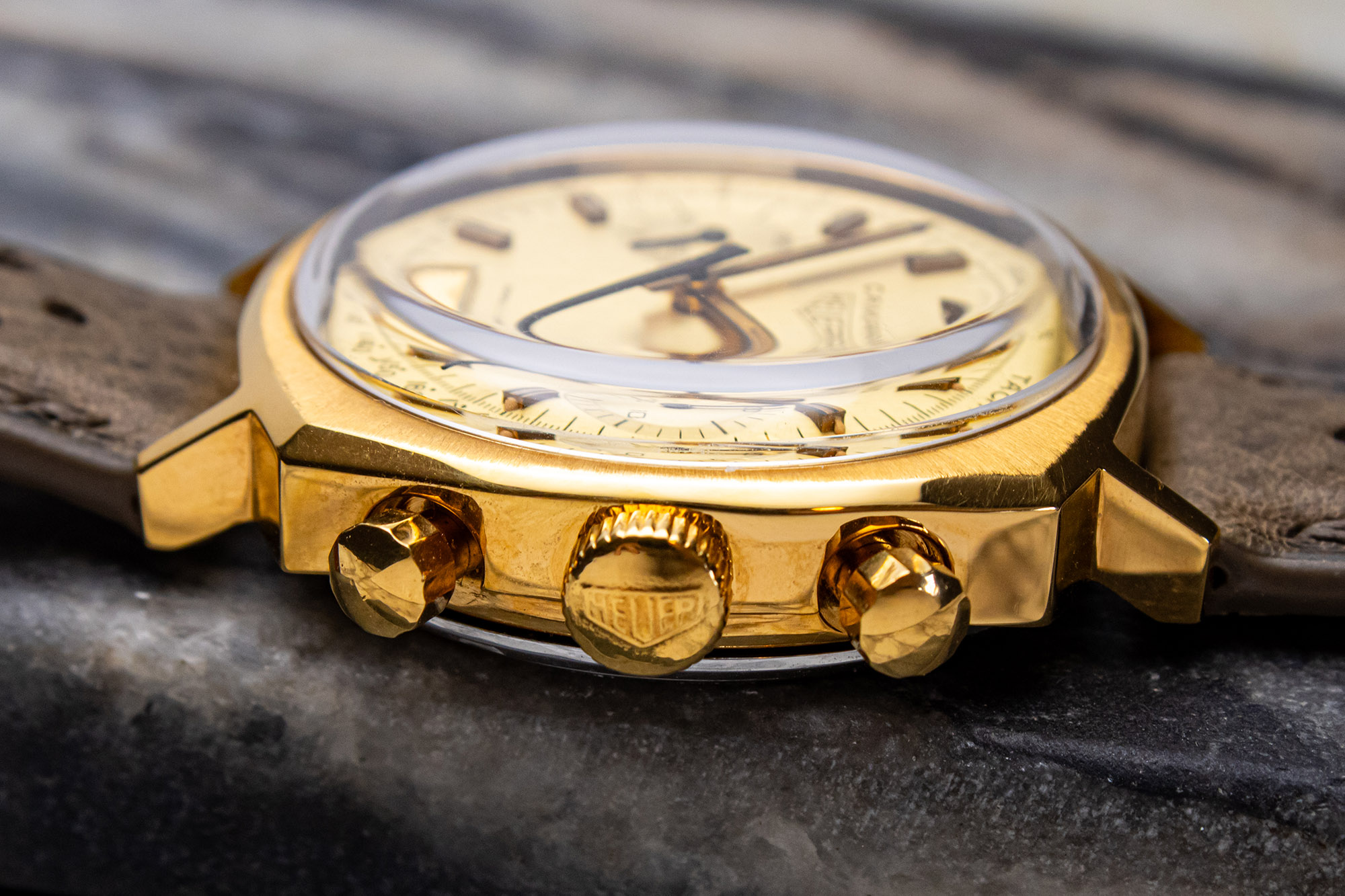 Машины времени: Экстаз золота (покрытие) в часах Heuer Camaro Ref. 73445 CHT