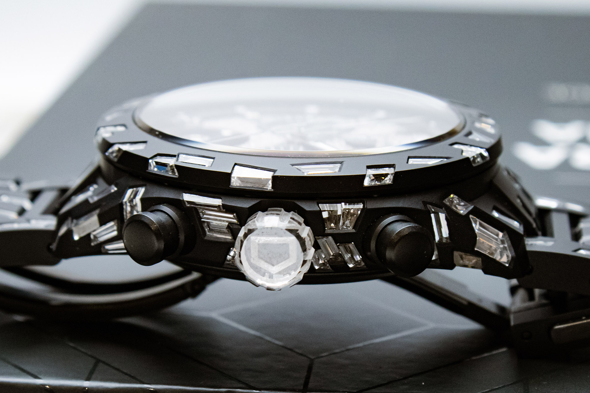 Погружение в элегантность: Обзор часов TAG Heuer Carrera Plasma Diamant D'Avant-Garde Chronograph Tourbillon 44мм с вершиной технологического совершенства