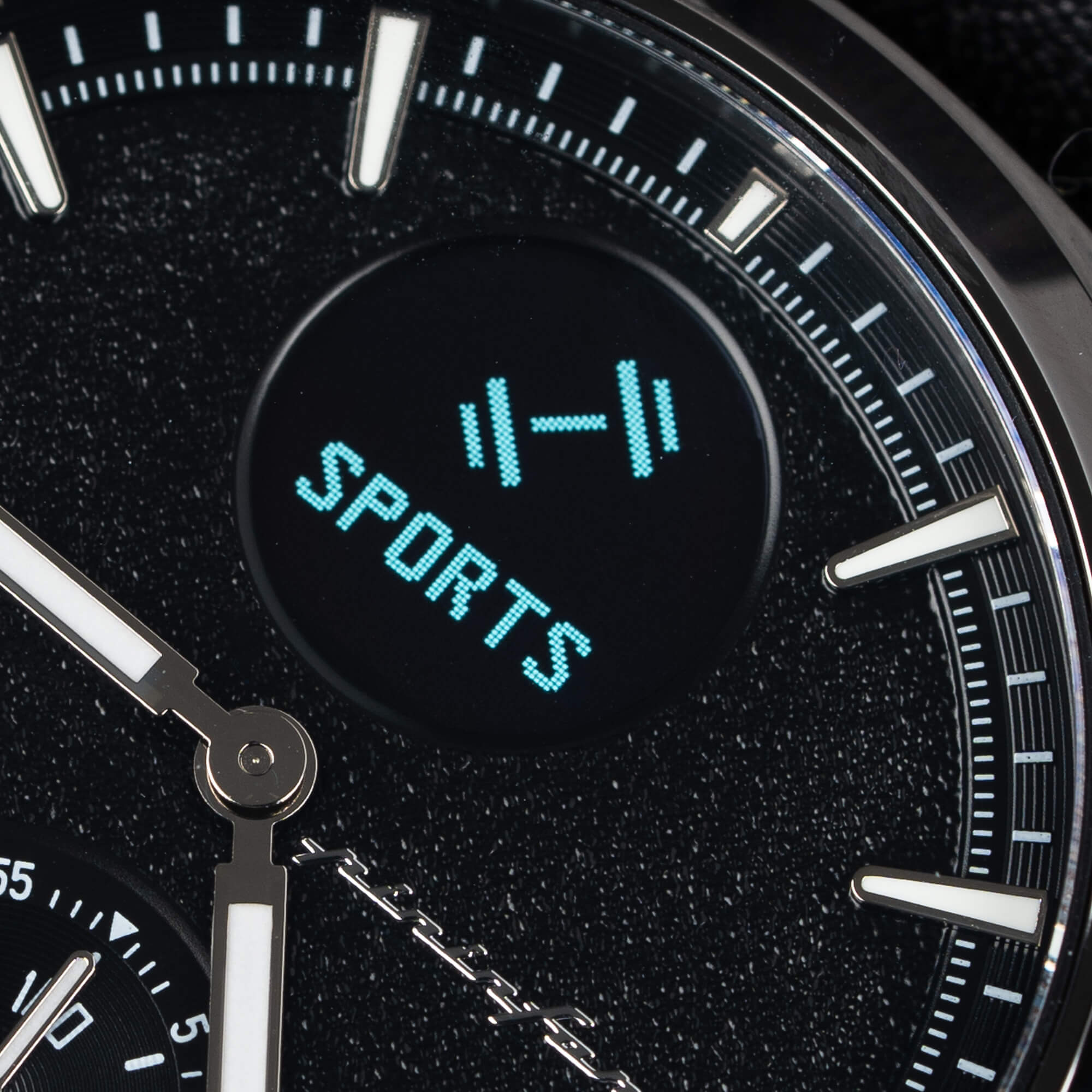 Globics привнесла в гибридные смарт-часы Senso гибридный дизайн от Pininfarina