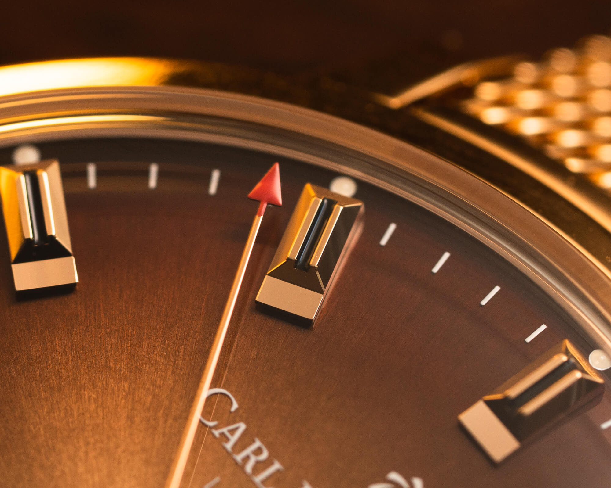 Ознакомьтесь с элегантностью и инновациями Carl F. Bucherer Heritage Chronometer Celebration Watch