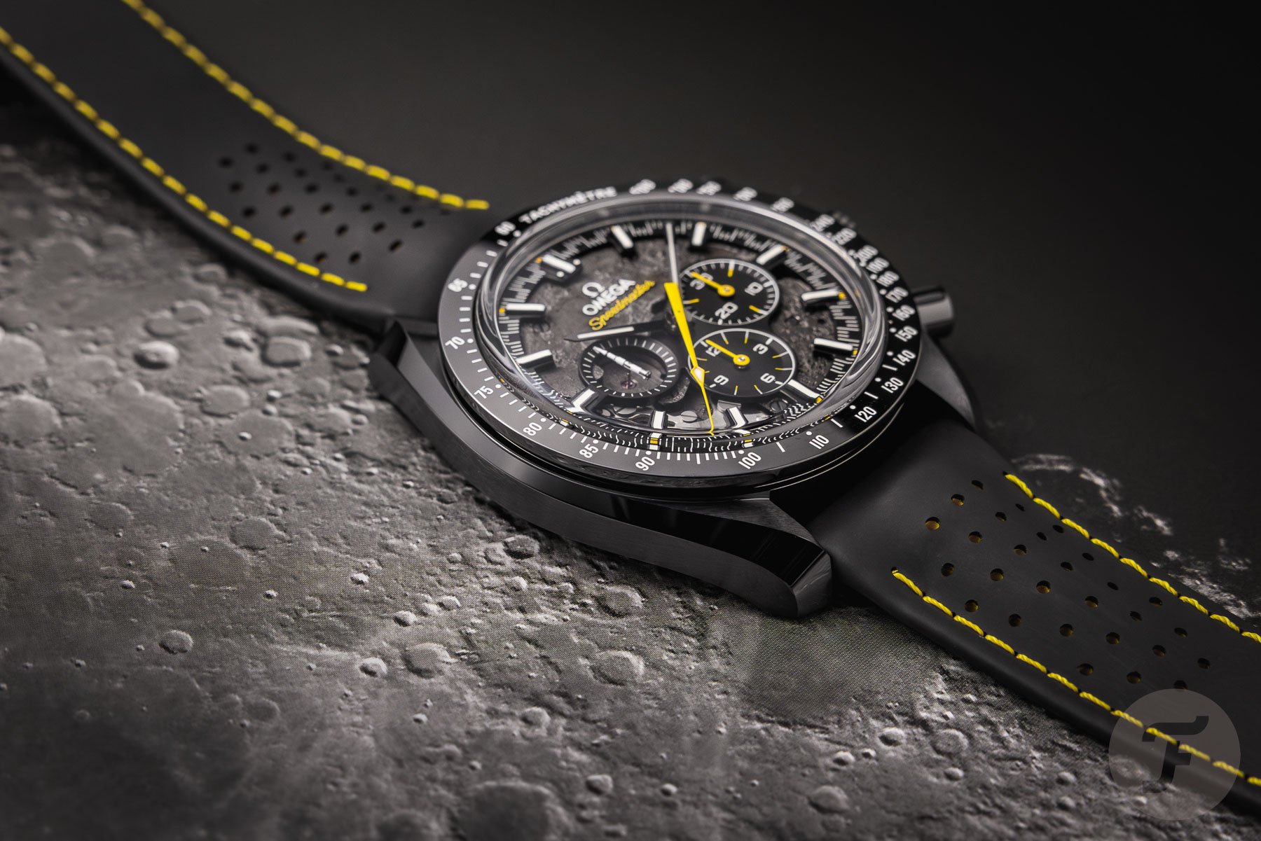 Новые часы Omega Speedmaster Dark Side Of The Moon Apollo 8